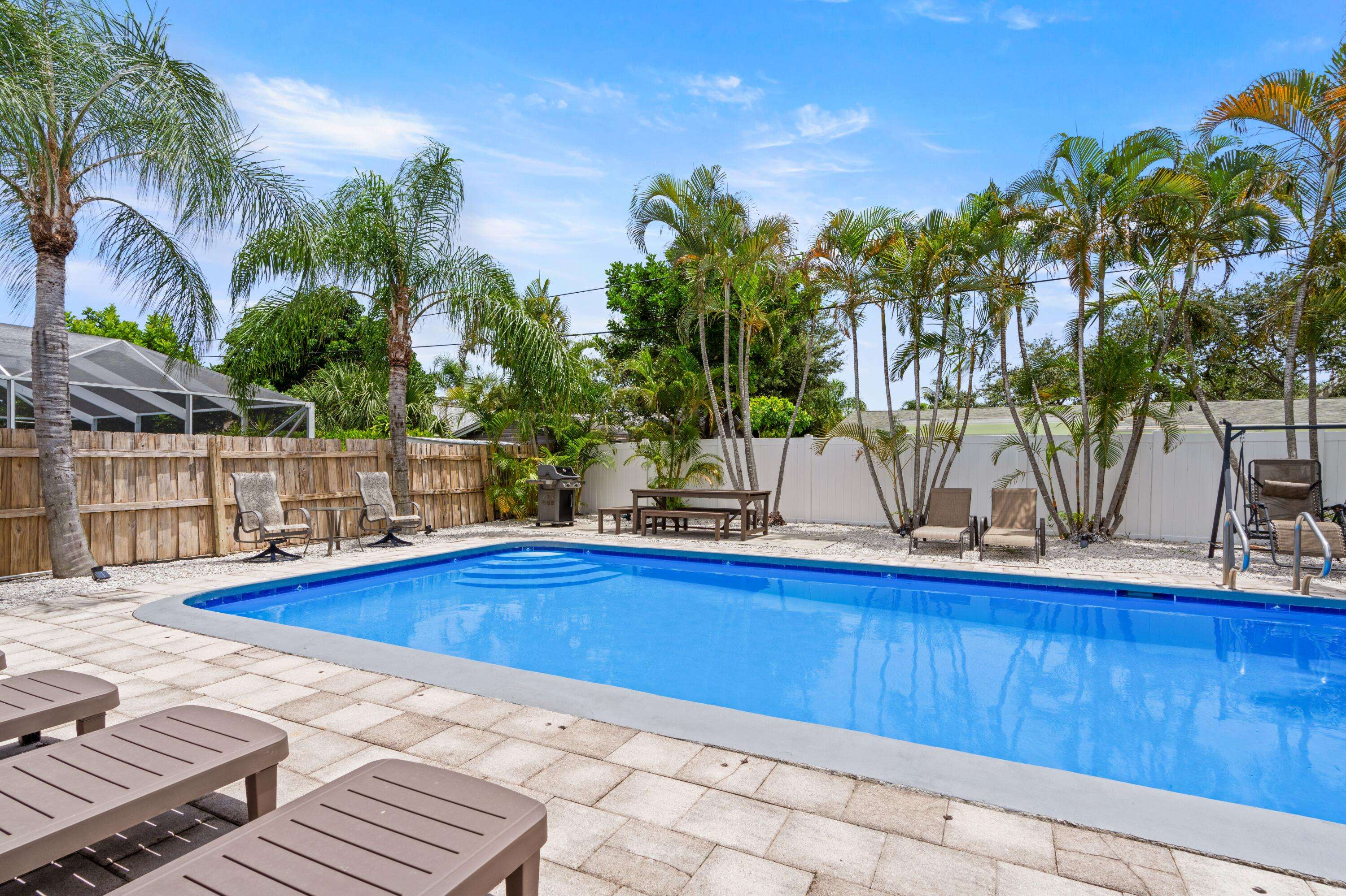 Tequesta, FL 33469,19165 SE Homewood AVE