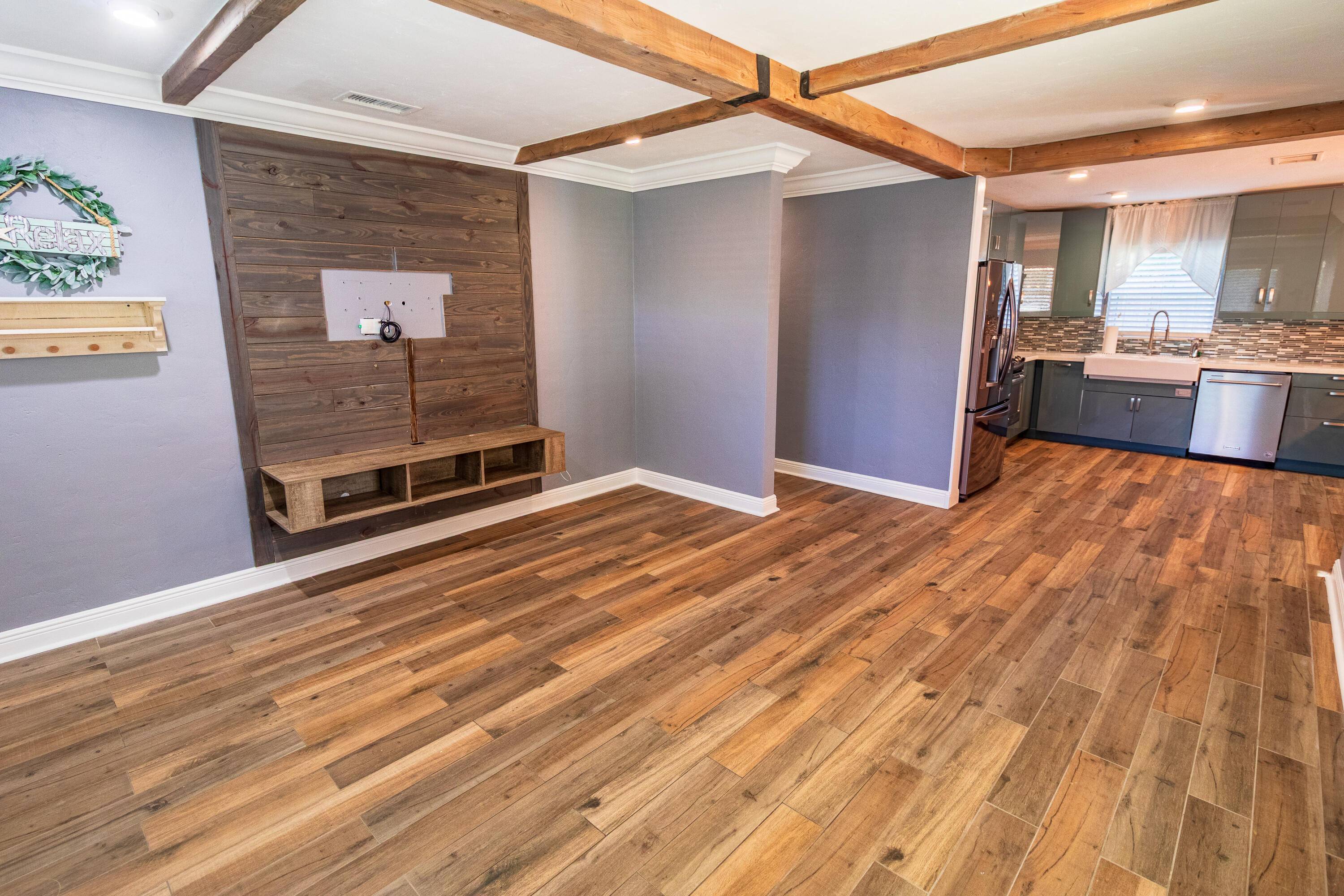 West Palm Beach, FL 33405,954 Omar RD