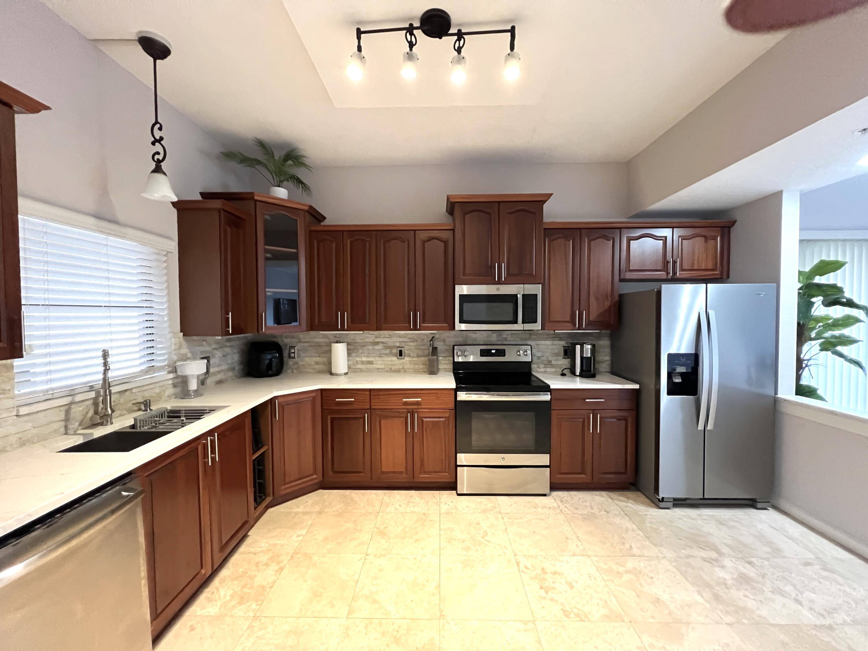 West Palm Beach, FL 33401,1640 Presidential WAY 301