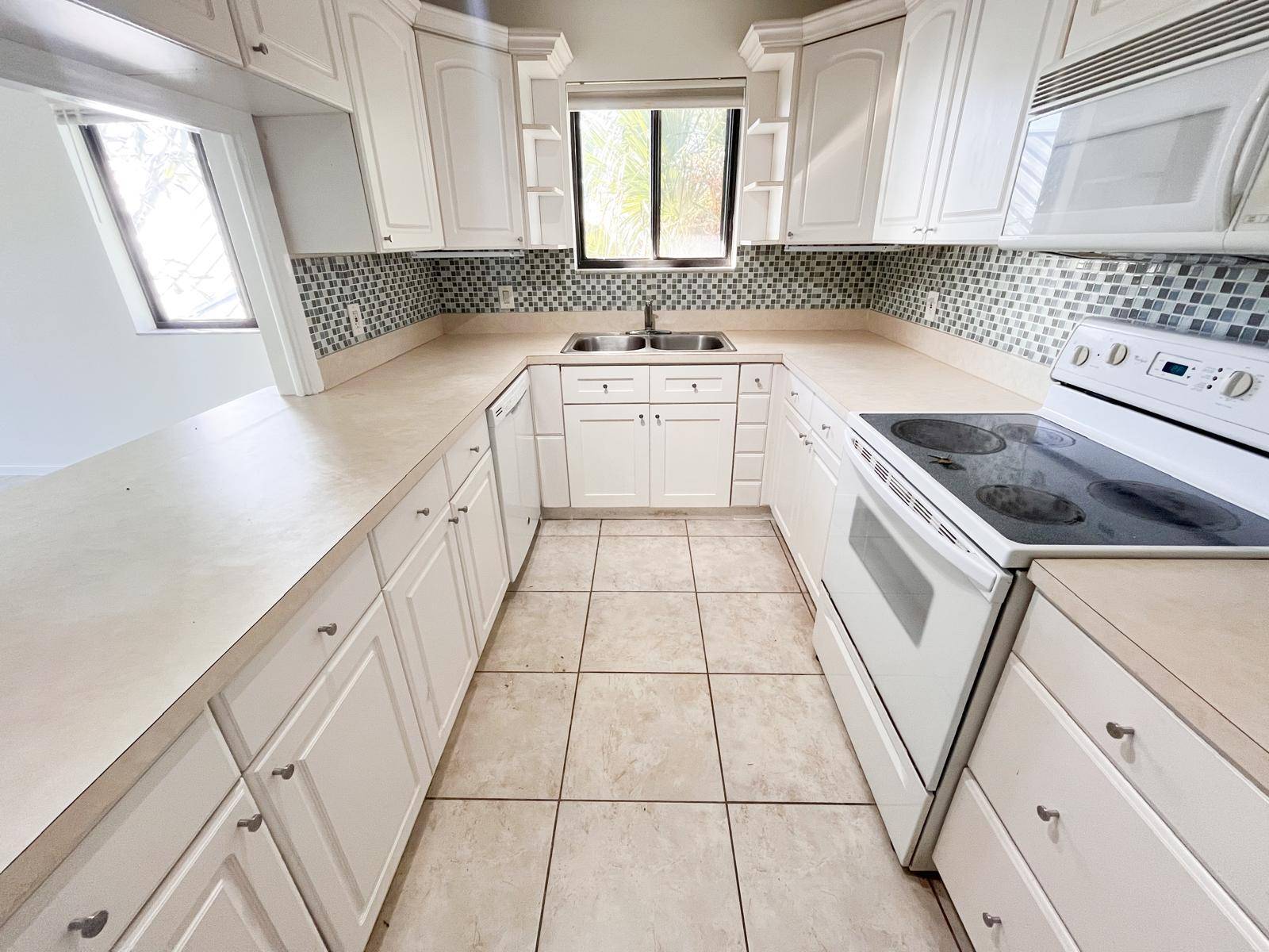 Lake Worth Beach, FL 33460,125 S Palmway AVE 3