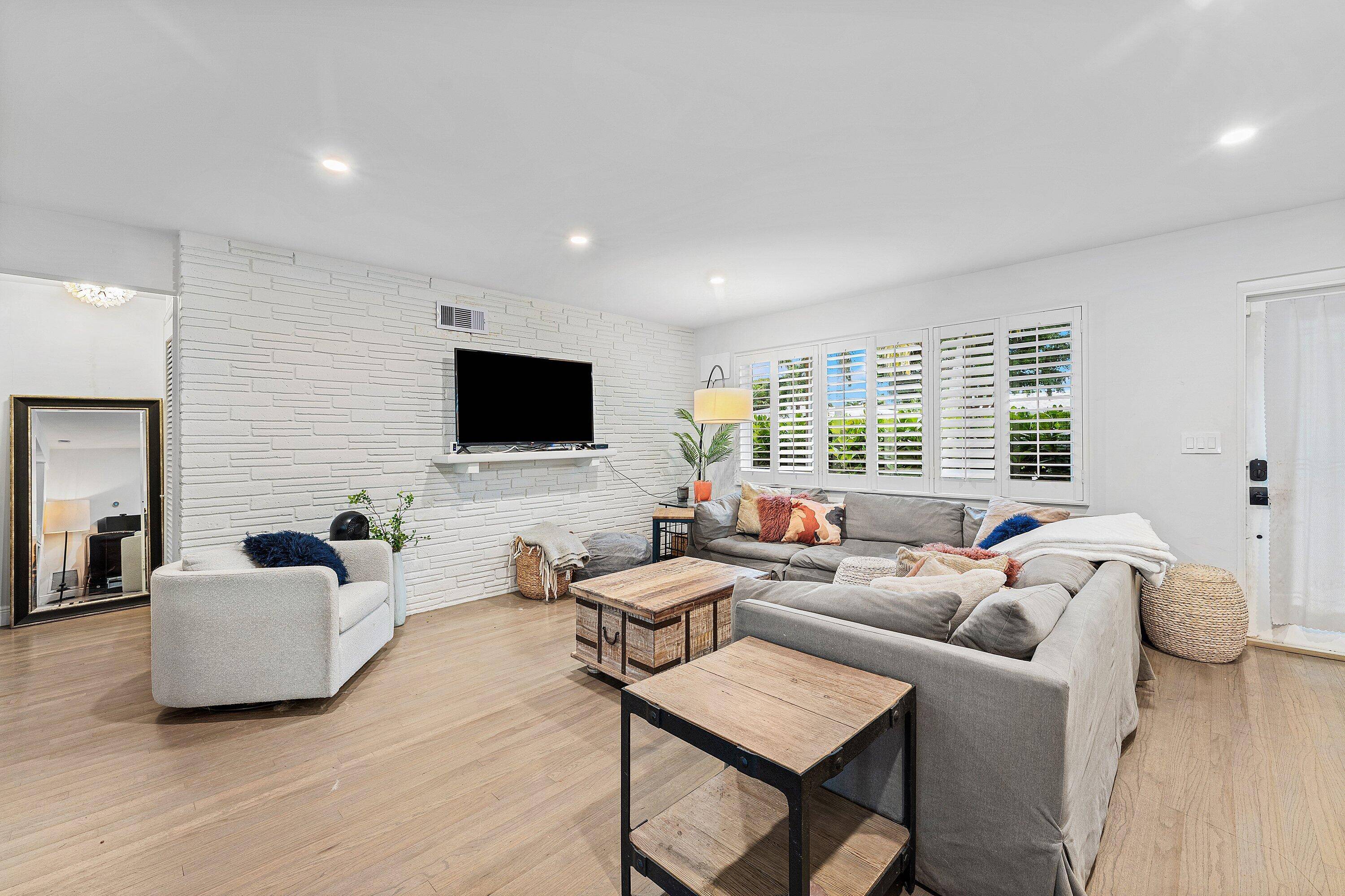 Lake Worth Beach, FL 33460,162 Vassar DR