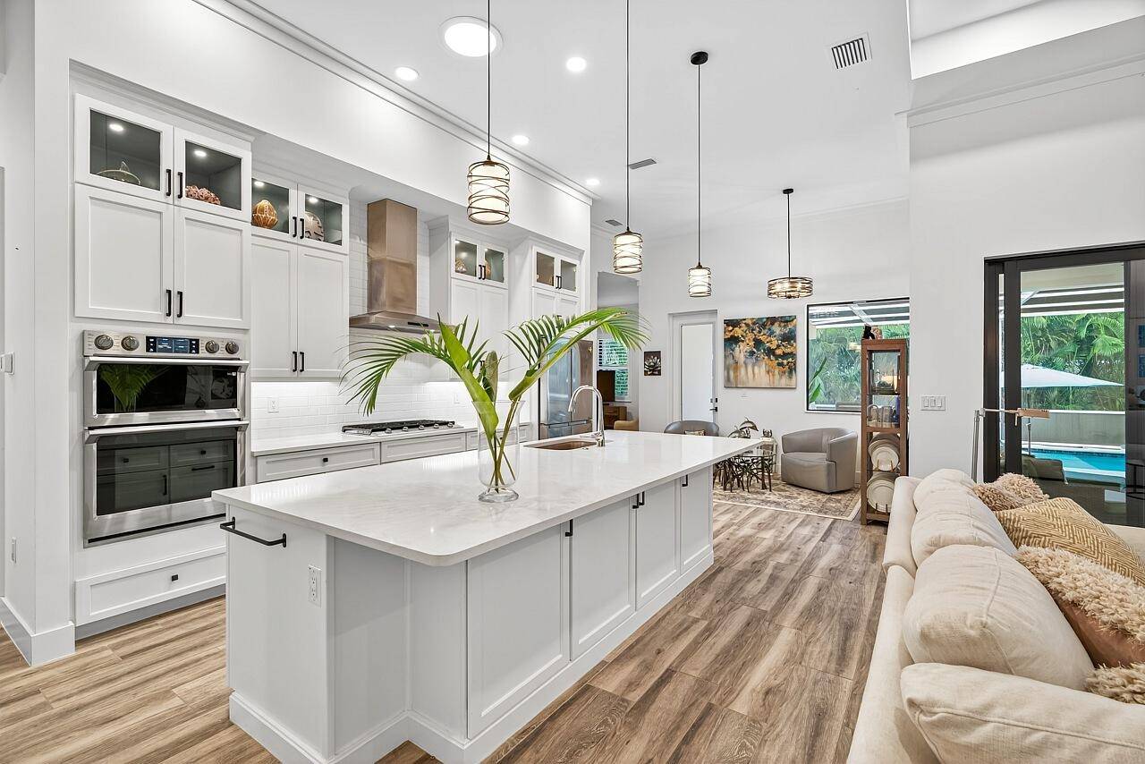 Vero Beach, FL 32963,425 Holly RD