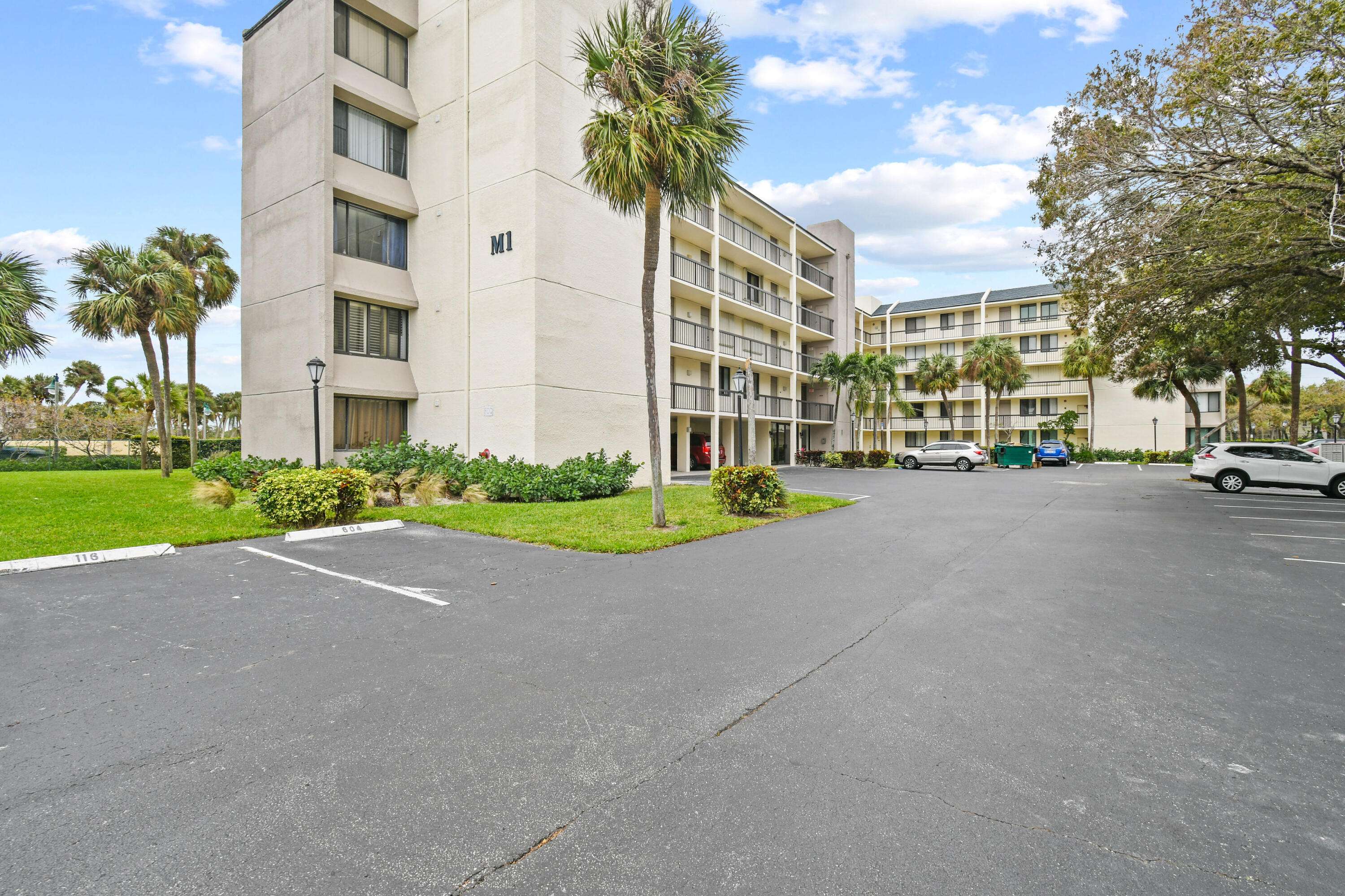 Jupiter, FL 33477,1605 S Us Highway 1 M1-404