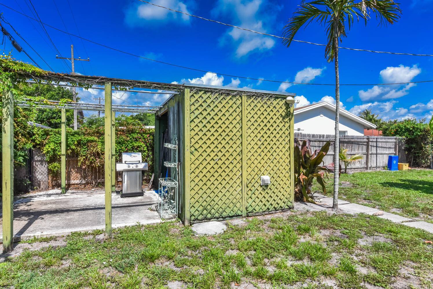 West Palm Beach, FL 33405,340 Russlyn DR