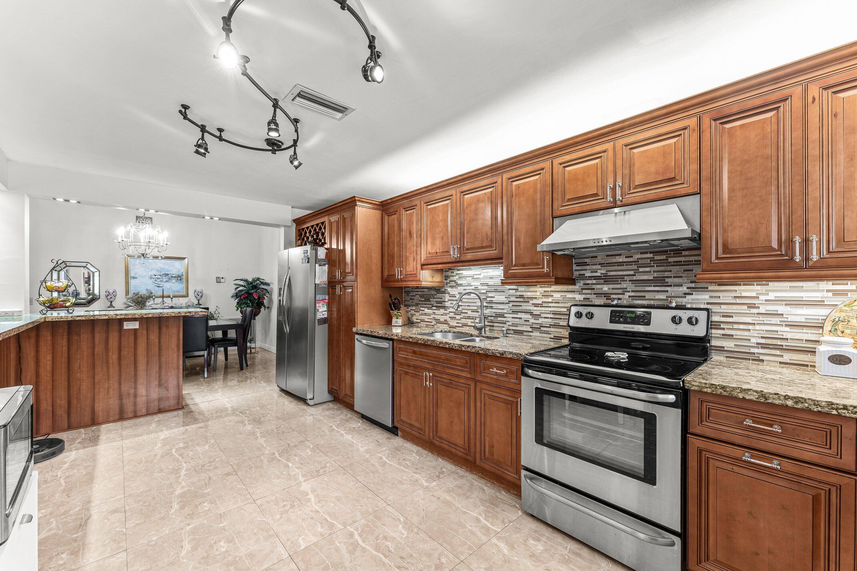 Lake Worth, FL 33467,6989 Quince LN