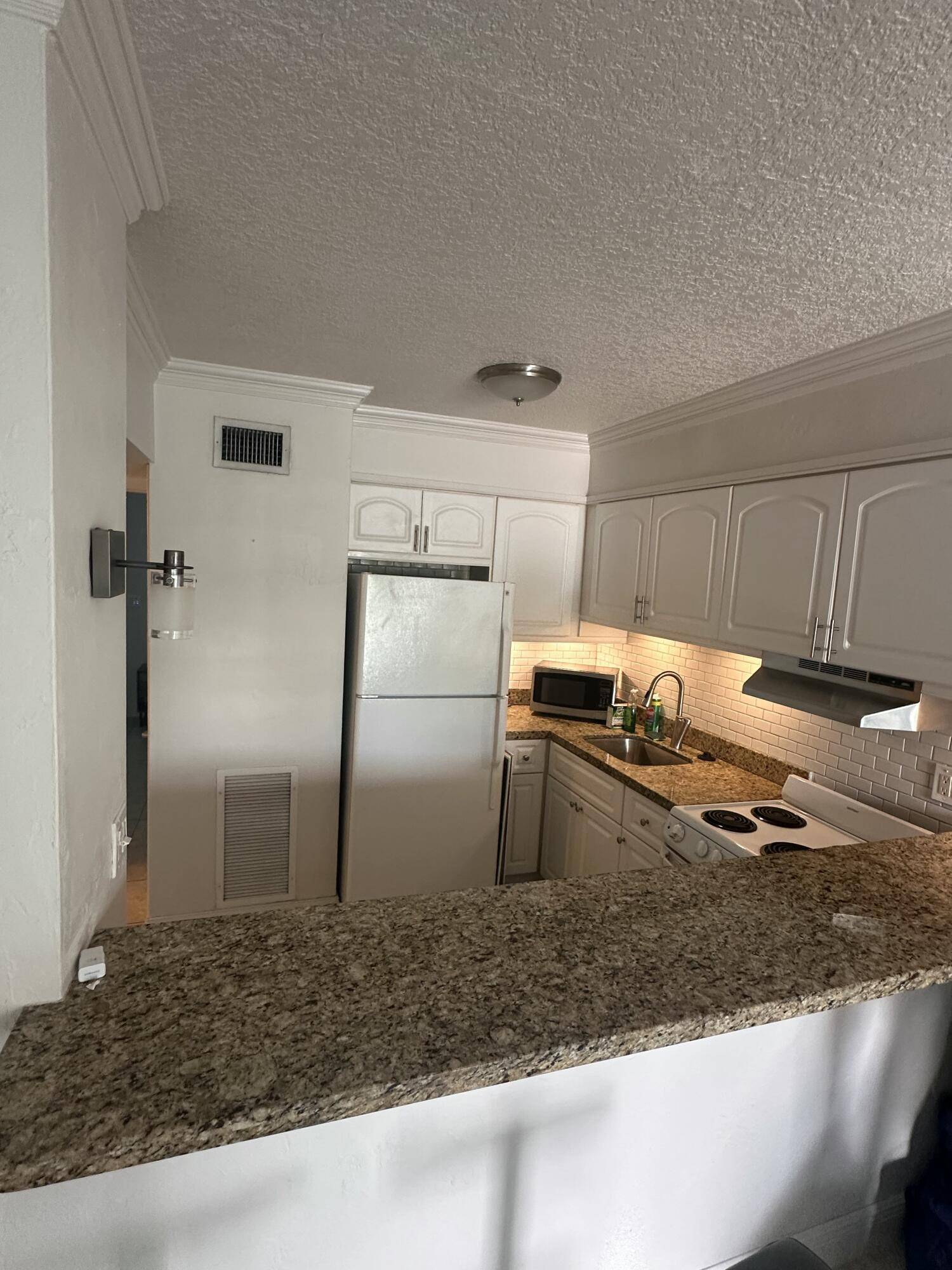 Wilton Manors, FL 33305,2124 NE 5th AVE 109