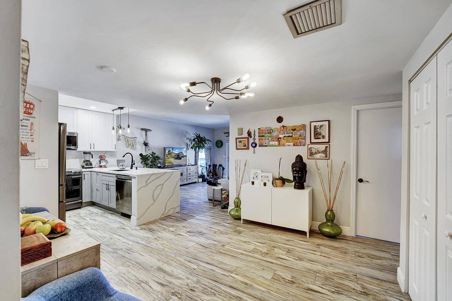 Boca Raton, FL 33432,290 W Palmetto Park RD 411