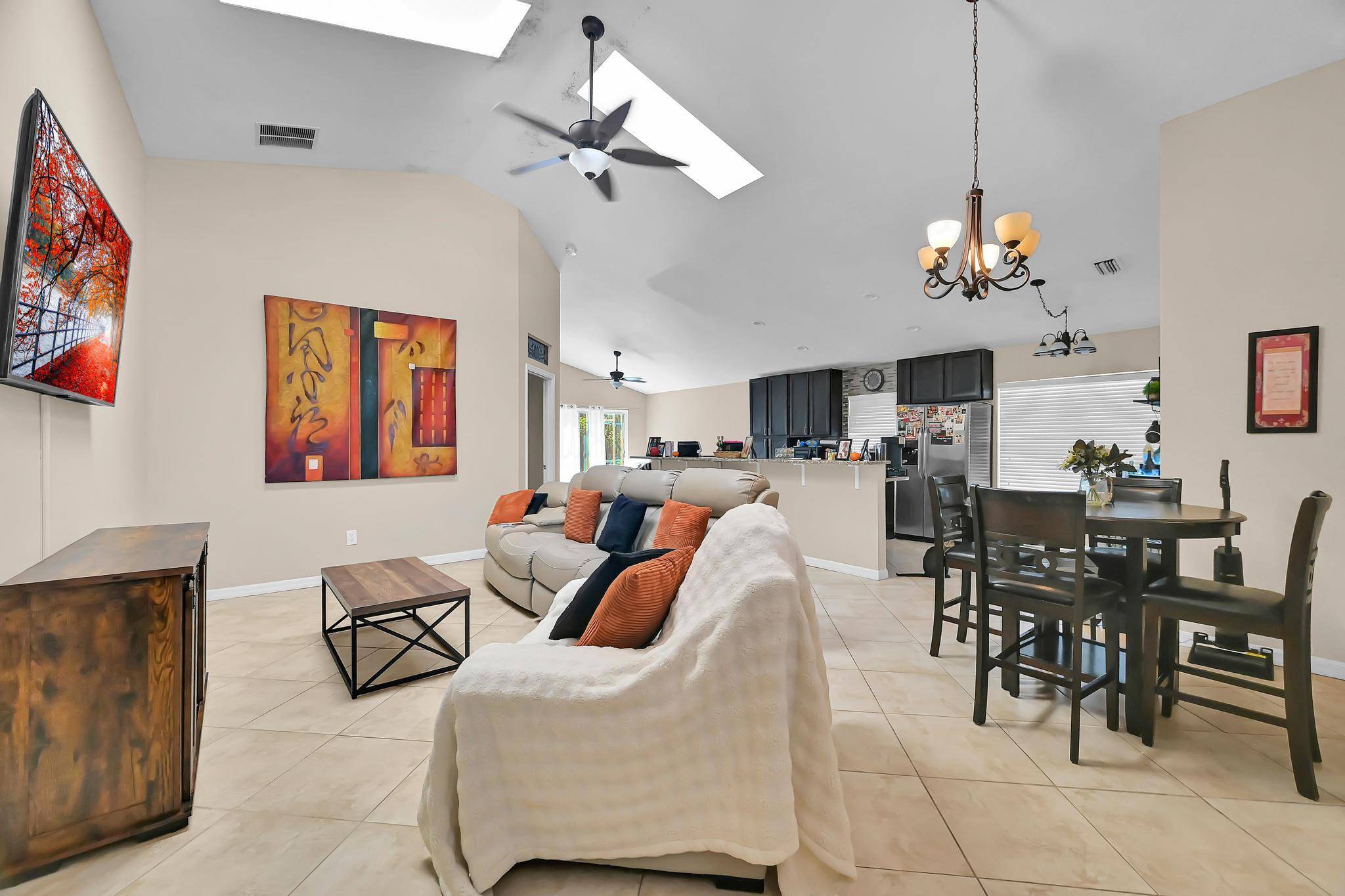 Port Saint Lucie, FL 34986,562 SW Saint Martins CV