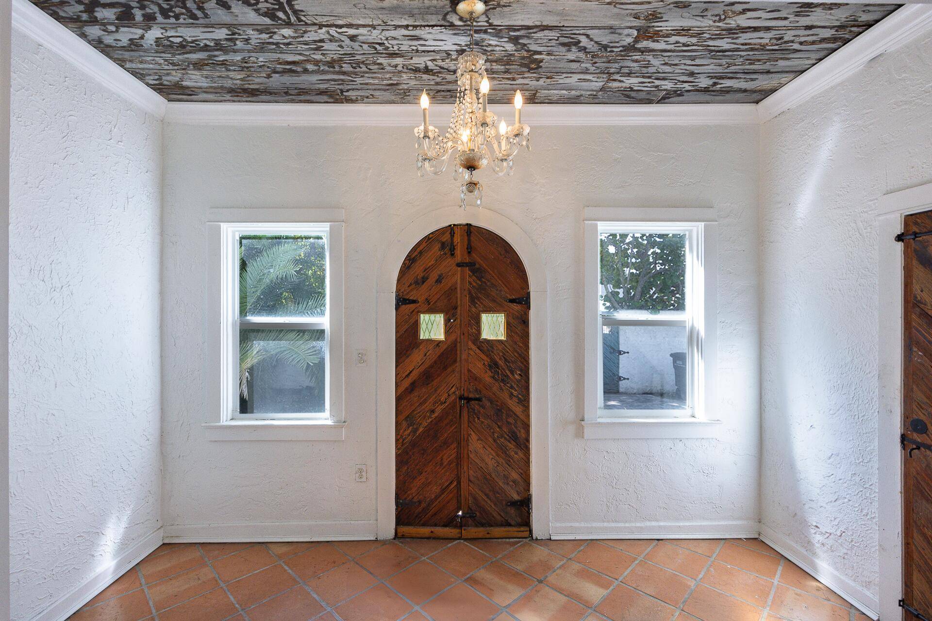 West Palm Beach, FL 33405,717 Forest Hill BLVD