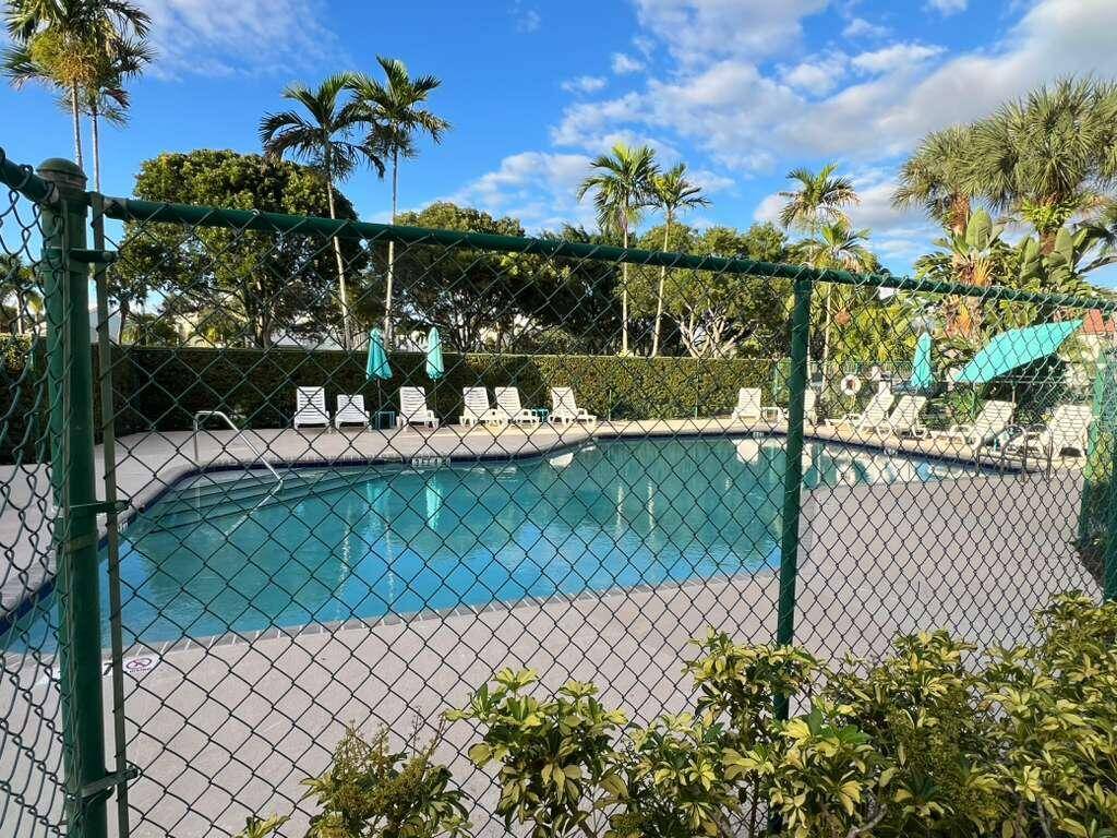 Palm Beach Gardens, FL 33418,101 Cypress Point DR 101