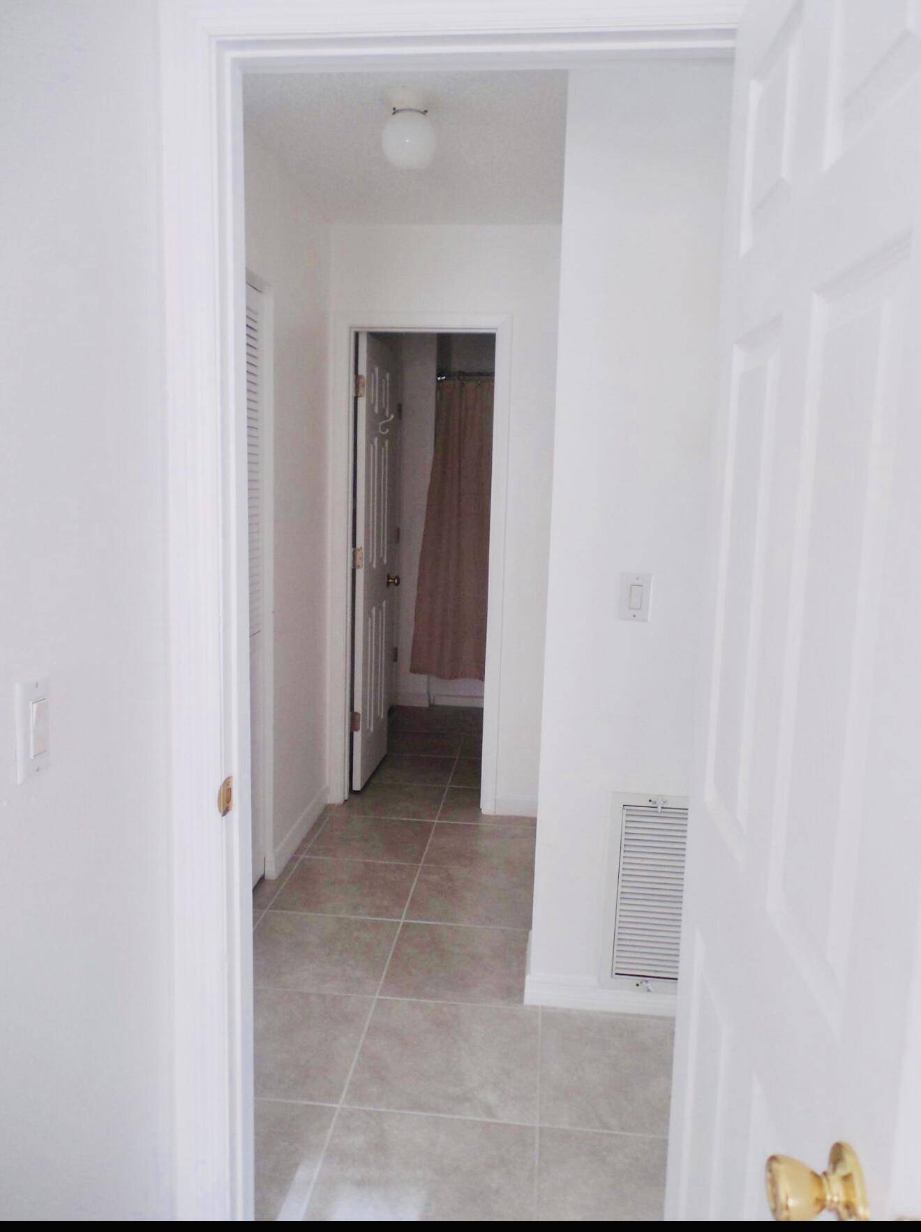 Port Saint Lucie, FL 34953,614 SW Jeanne ST