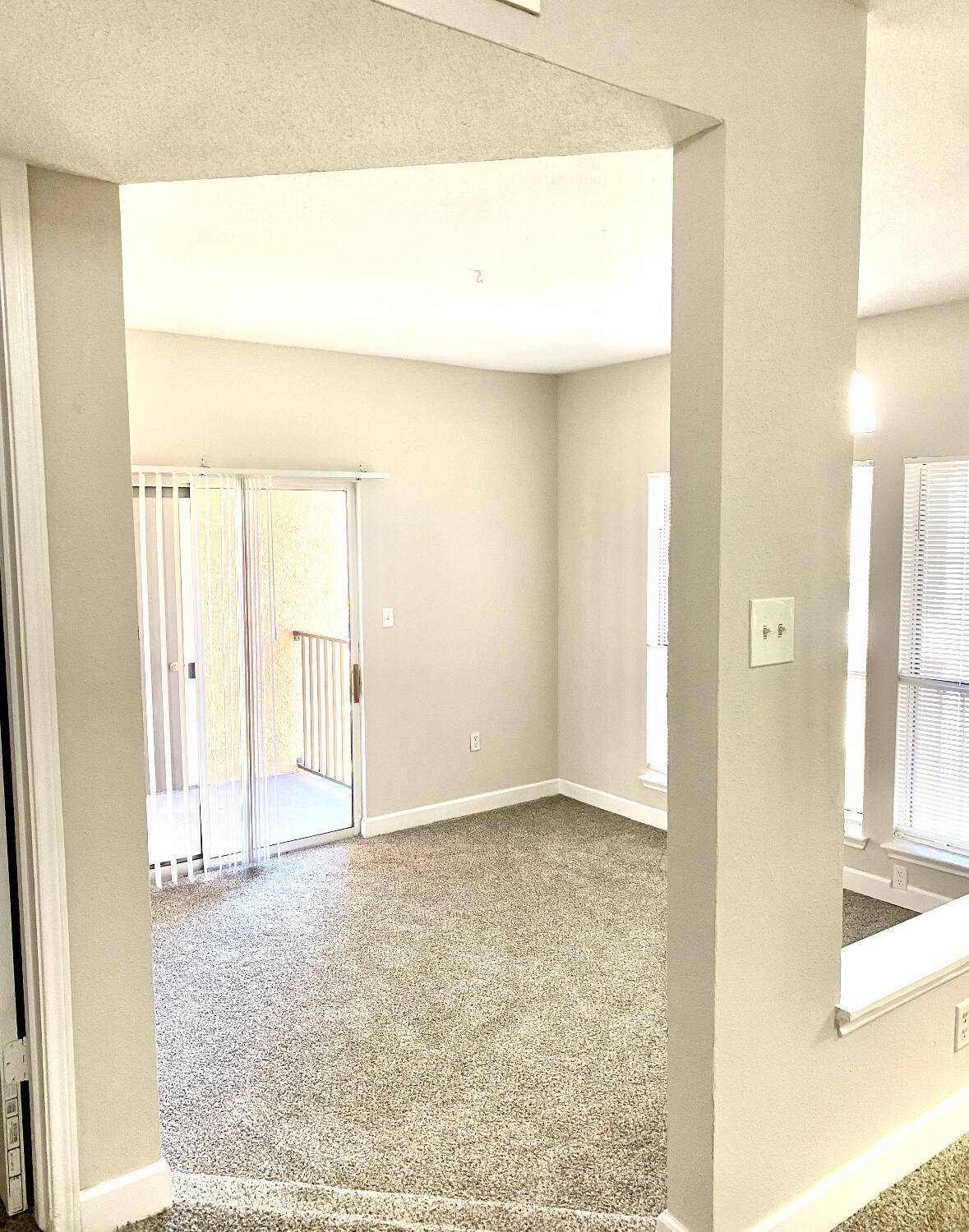 Deerfield Beach, FL 33441,927 Siesta Key BLVD