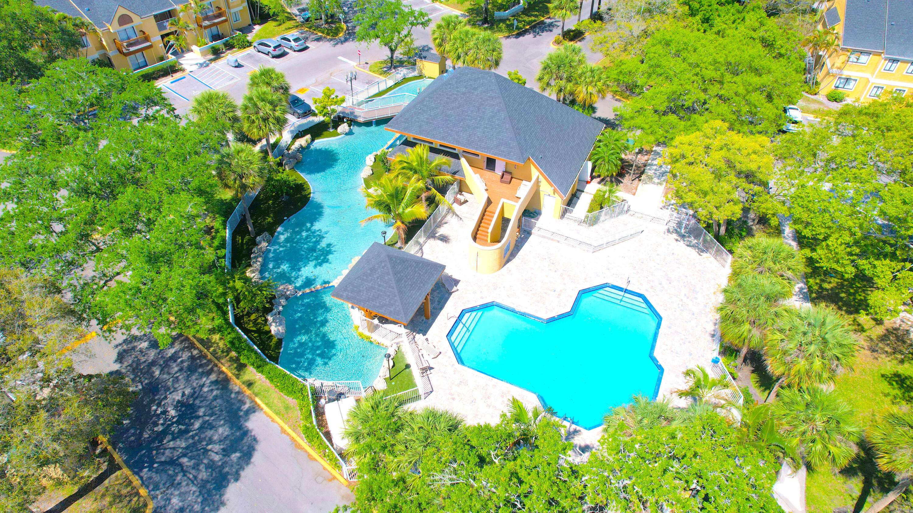 Deerfield Beach, FL 33441,927 Siesta Key BLVD