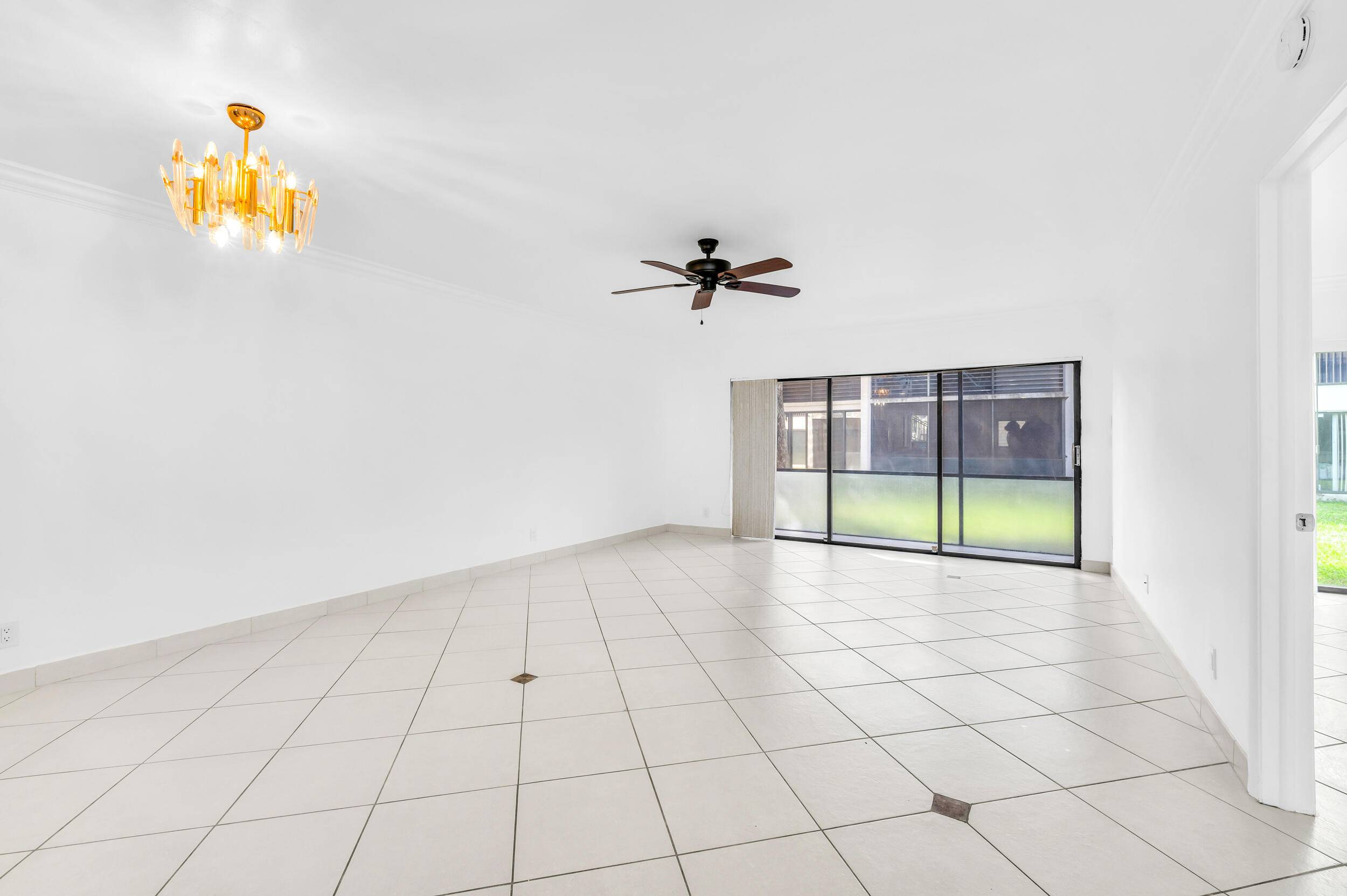 Margate, FL 33063,153 W Laurel DR 1003