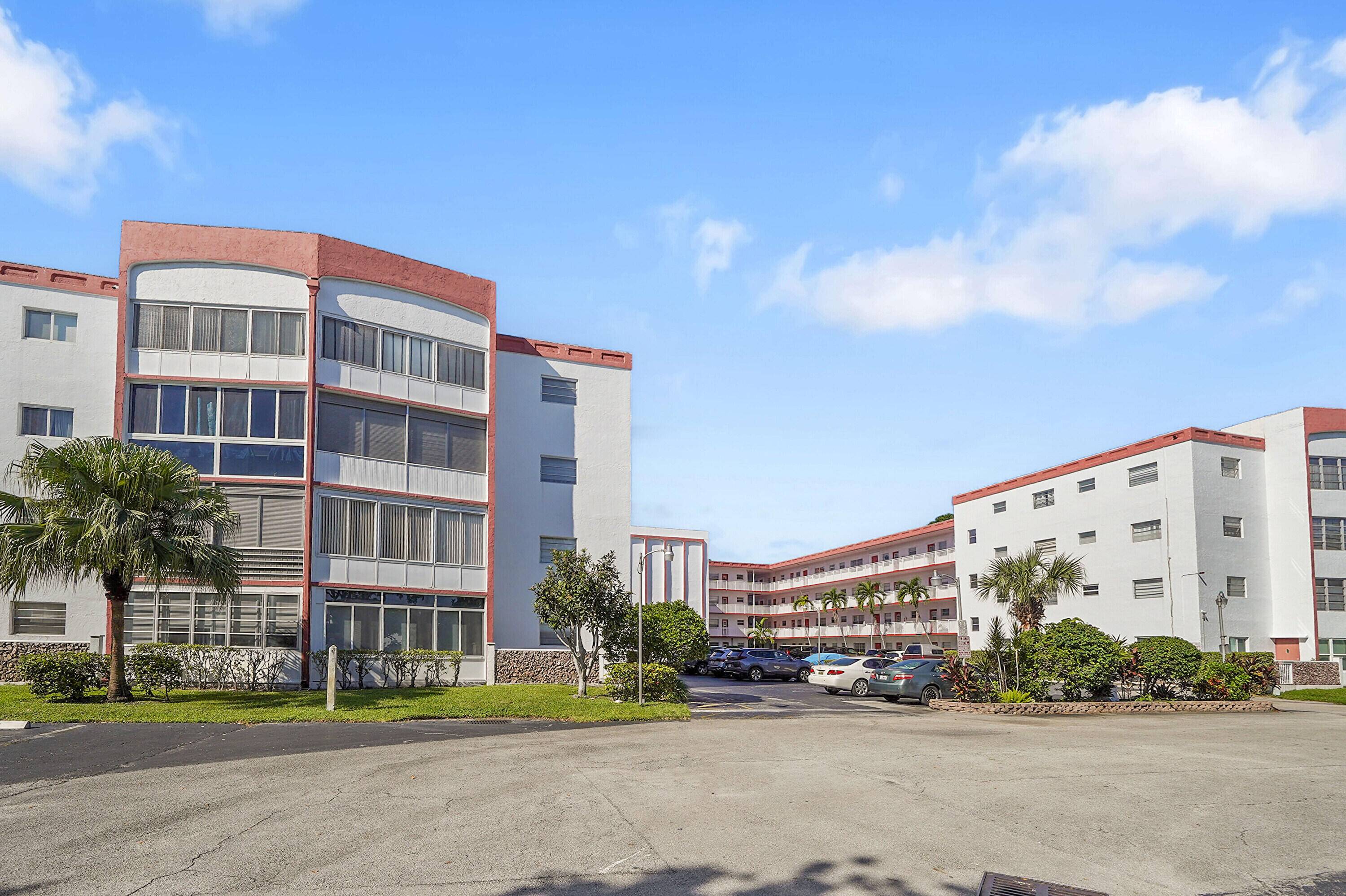 Lauderdale Lakes, FL 33319,4000 NW 44th AVE 301