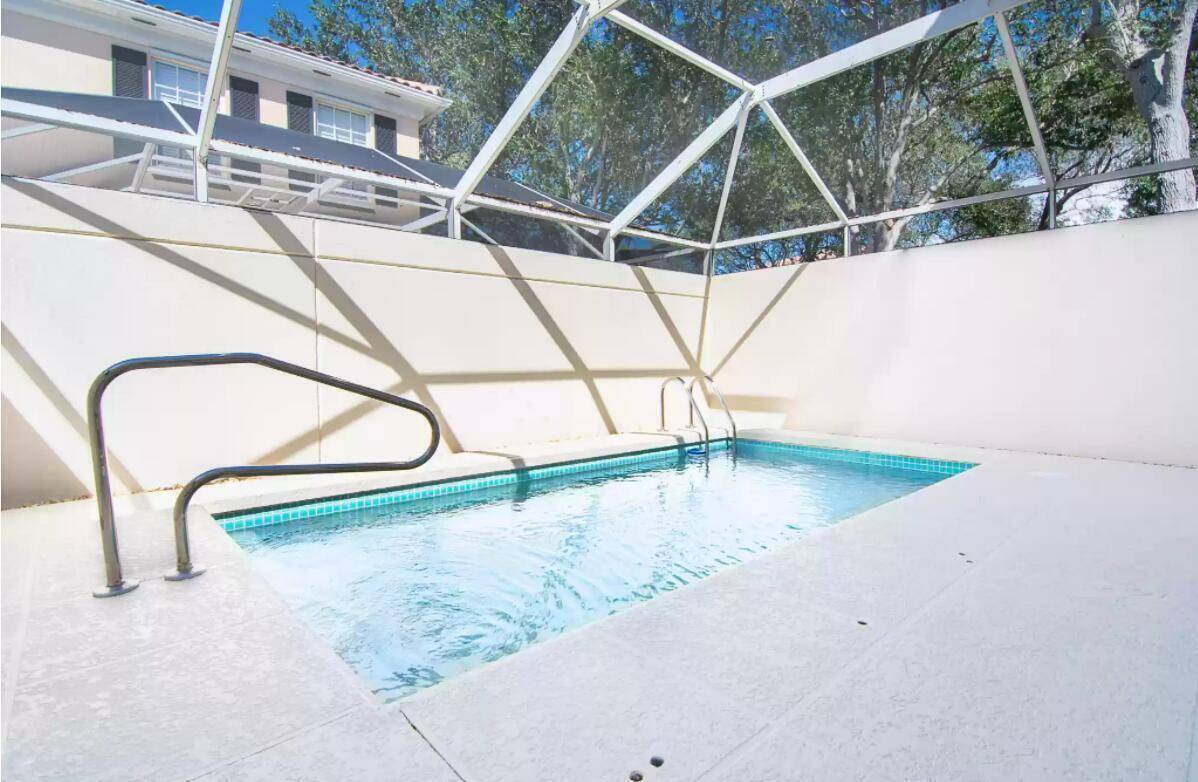 Tequesta, FL 33469,3 Oakland CT