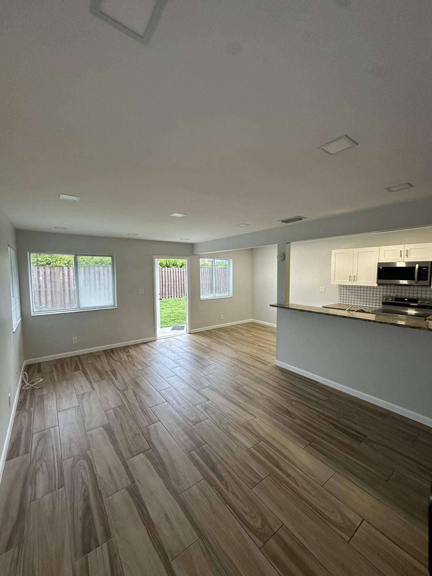 West Palm Beach, FL 33407,200 E Tiffany DR 3