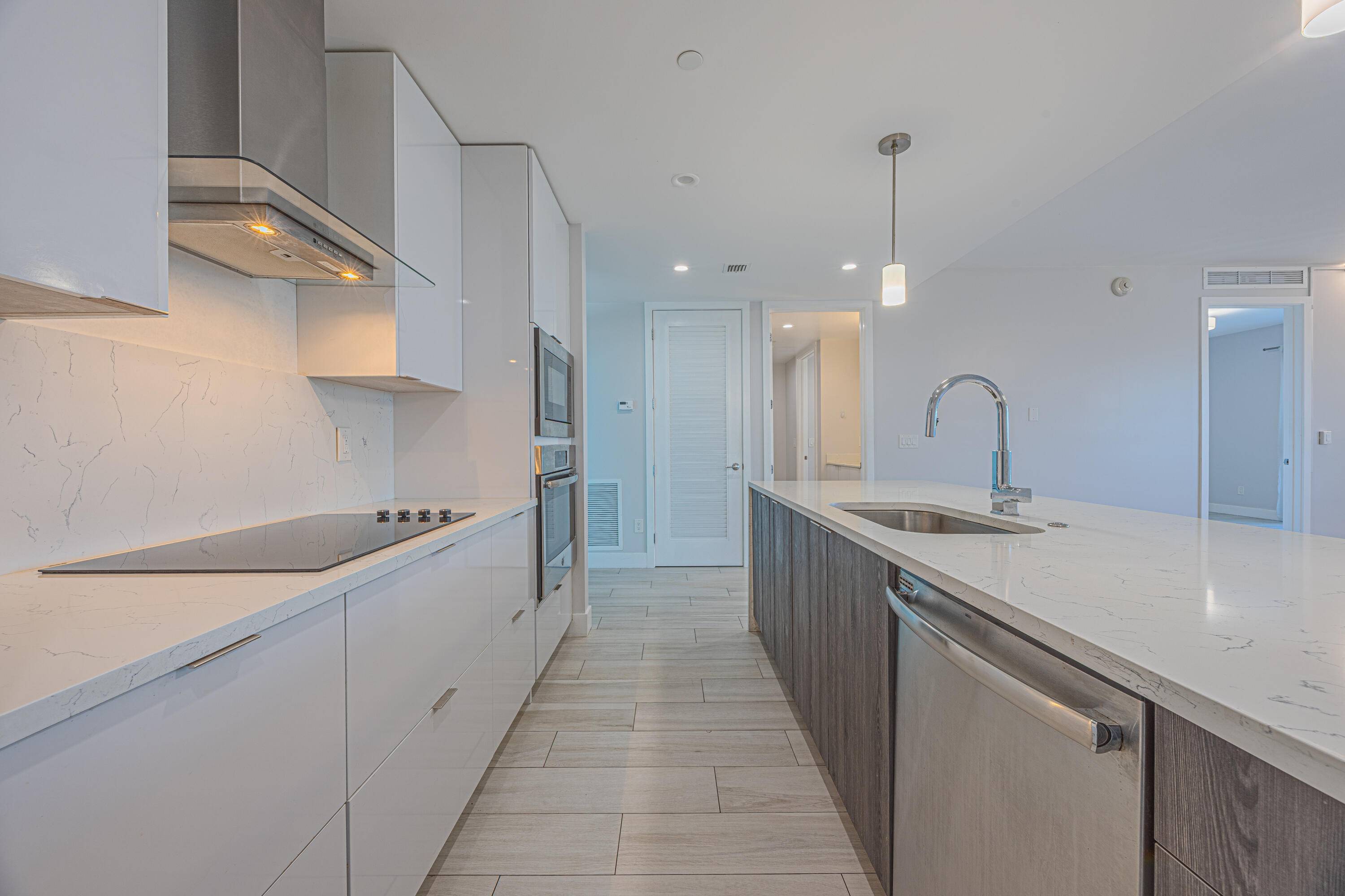 Lake Worth Beach, FL 33460,1 S Palmway 402