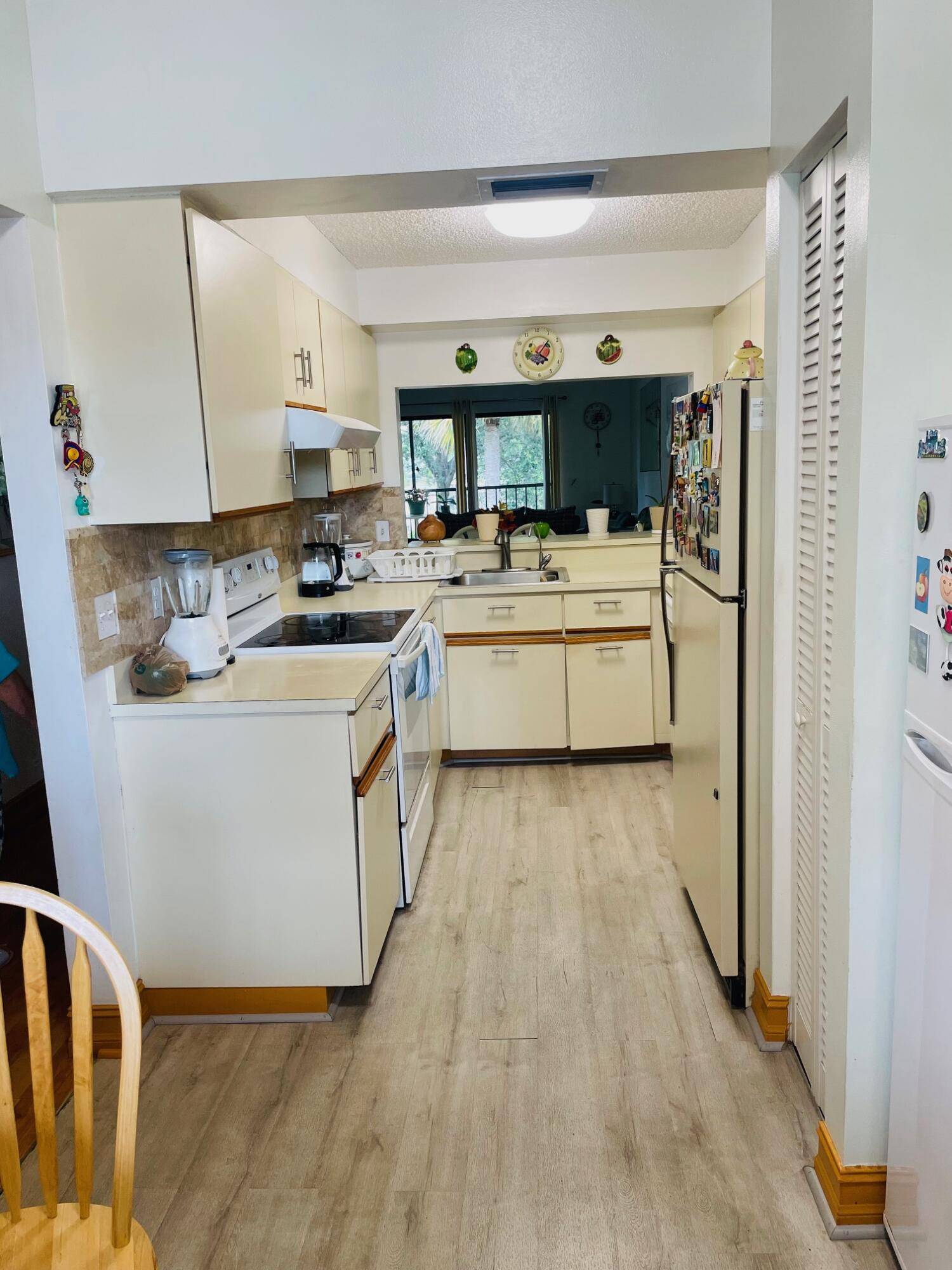 Lake Worth, FL 33467,7867 Willow Spring DR 821