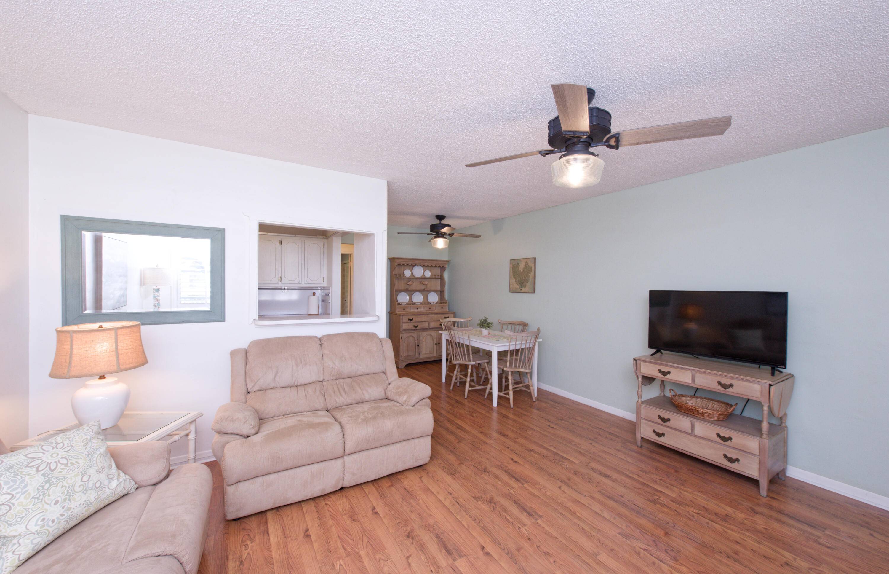 Boynton Beach, FL 33435,320 Horizons 207