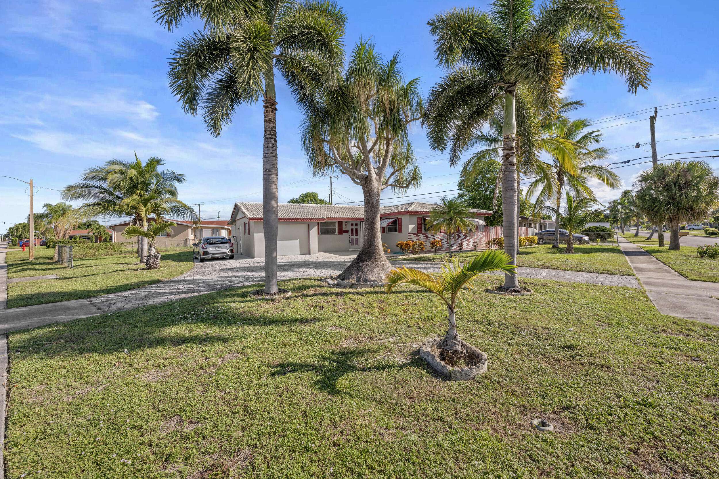 Riviera Beach, FL 33404,490 W 31st ST
