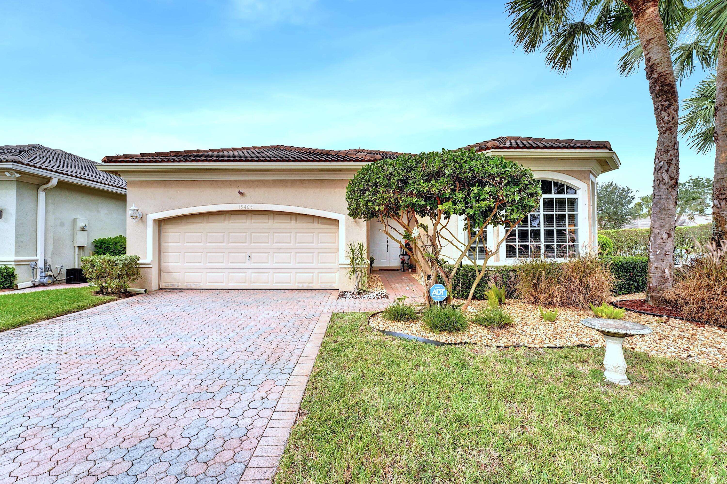 Pembroke Pines, FL 33332,19405 SW 67th ST