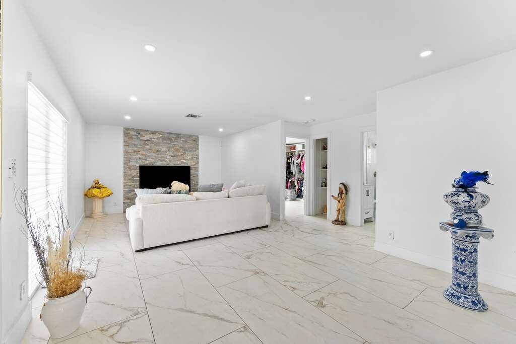 Royal Palm Beach, FL 33411,112 Parkwood DR