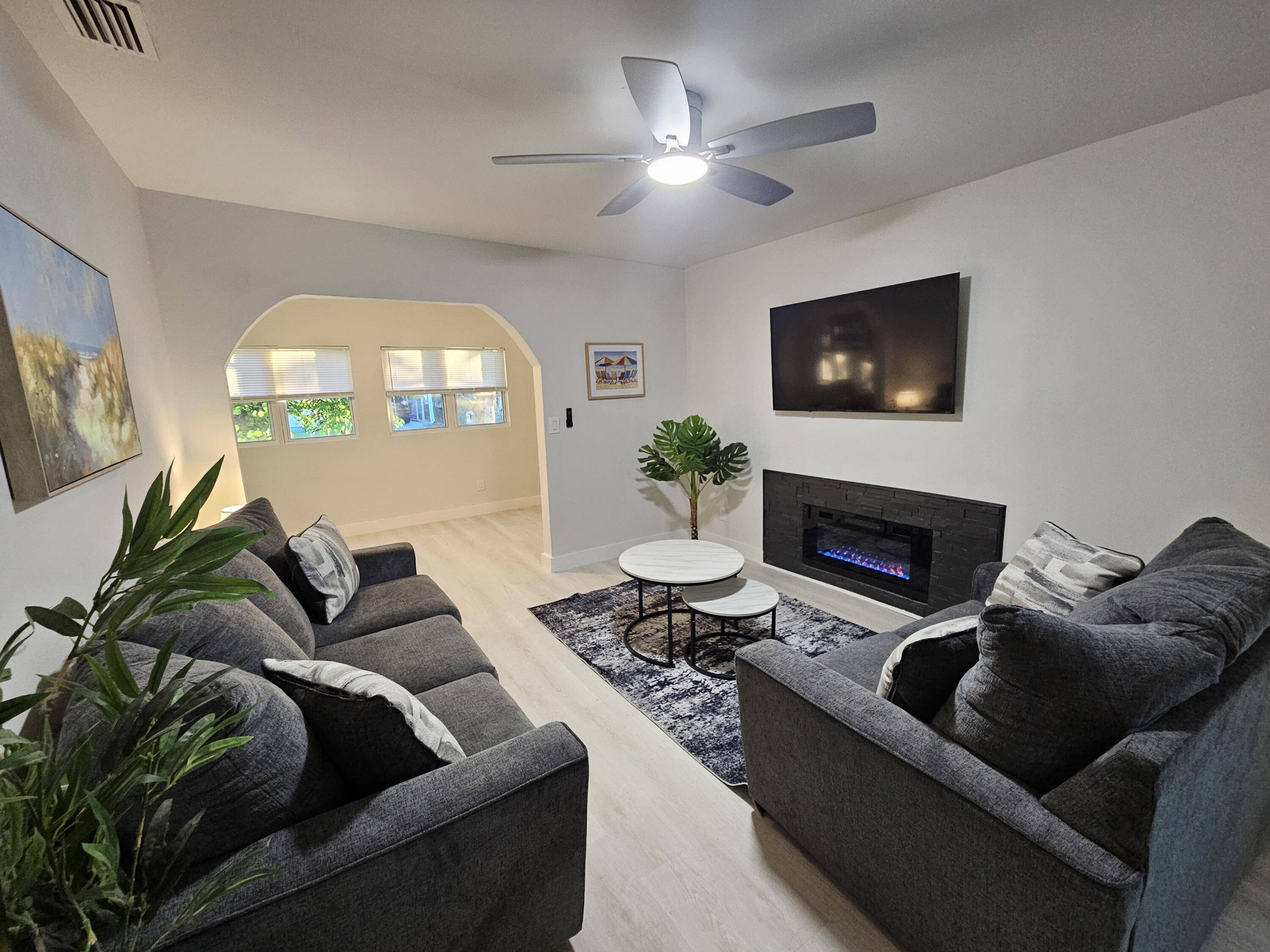 West Palm Beach, FL 33405,719 Briggs ST