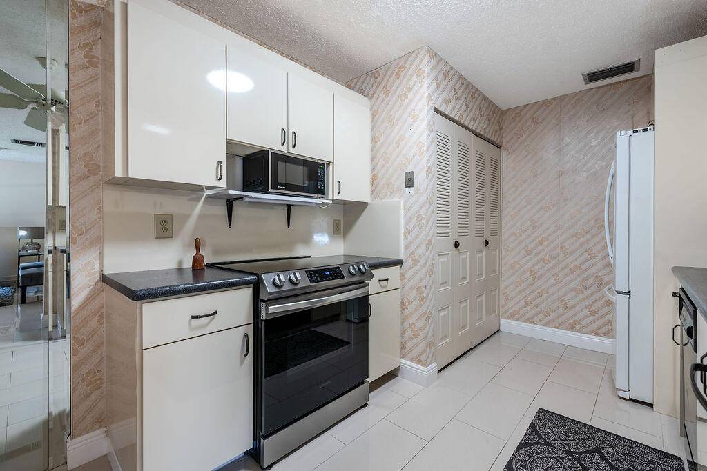 Delray Beach, FL 33484,14585 Lucy DR