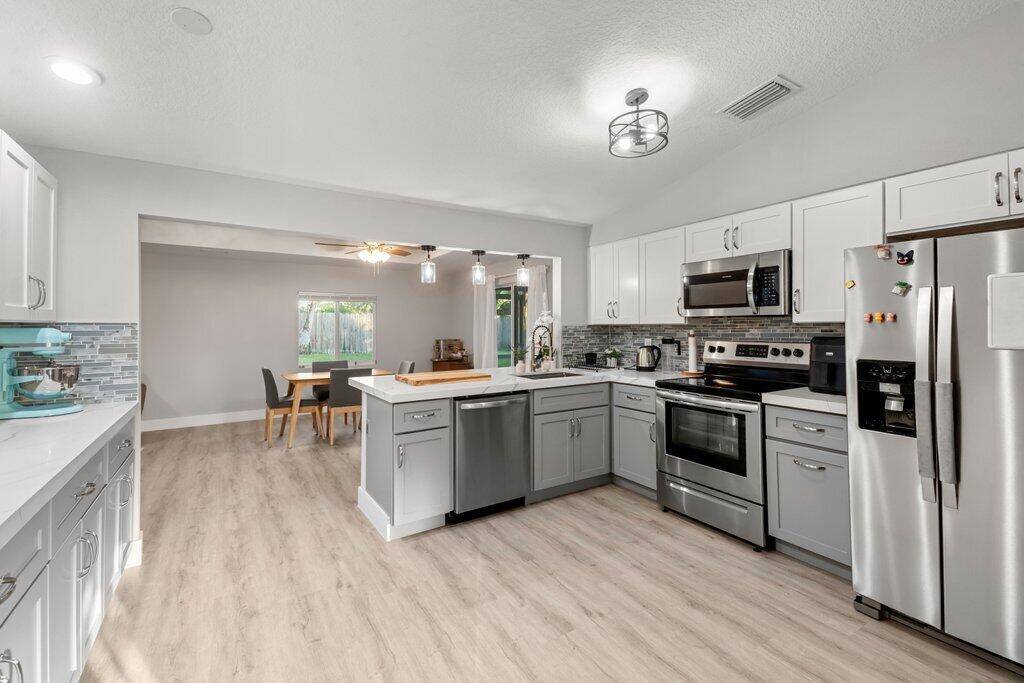 Royal Palm Beach, FL 33411,1314 Elmbank WAY