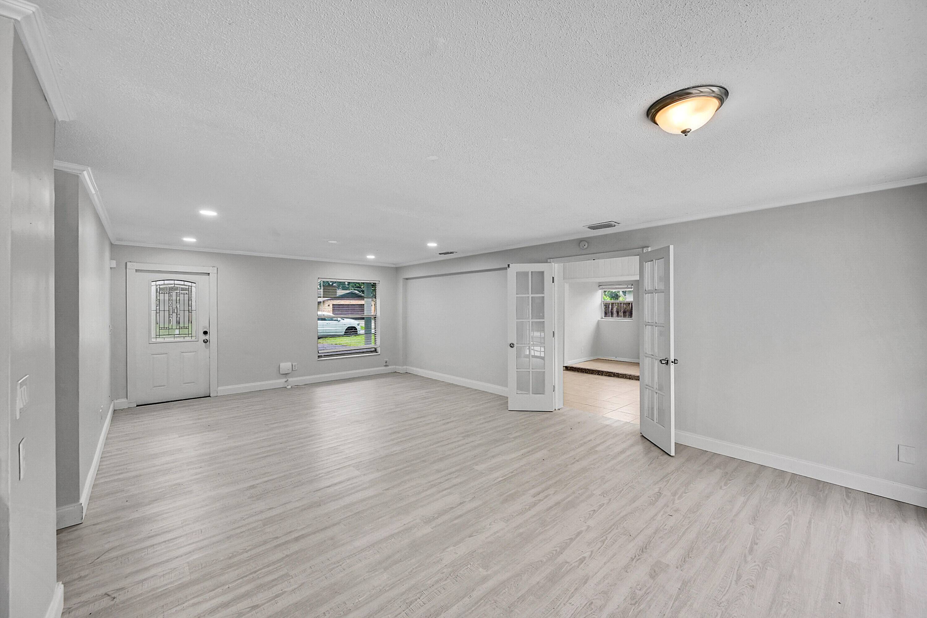 Lake Worth, FL 33462,6952 Tradewind WAY