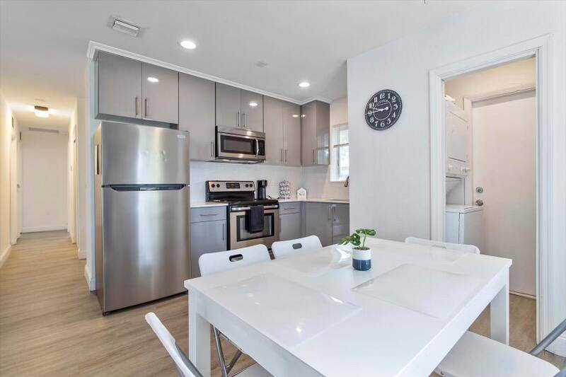 Dania Beach, FL 33004,113 Phippen Waiters RD