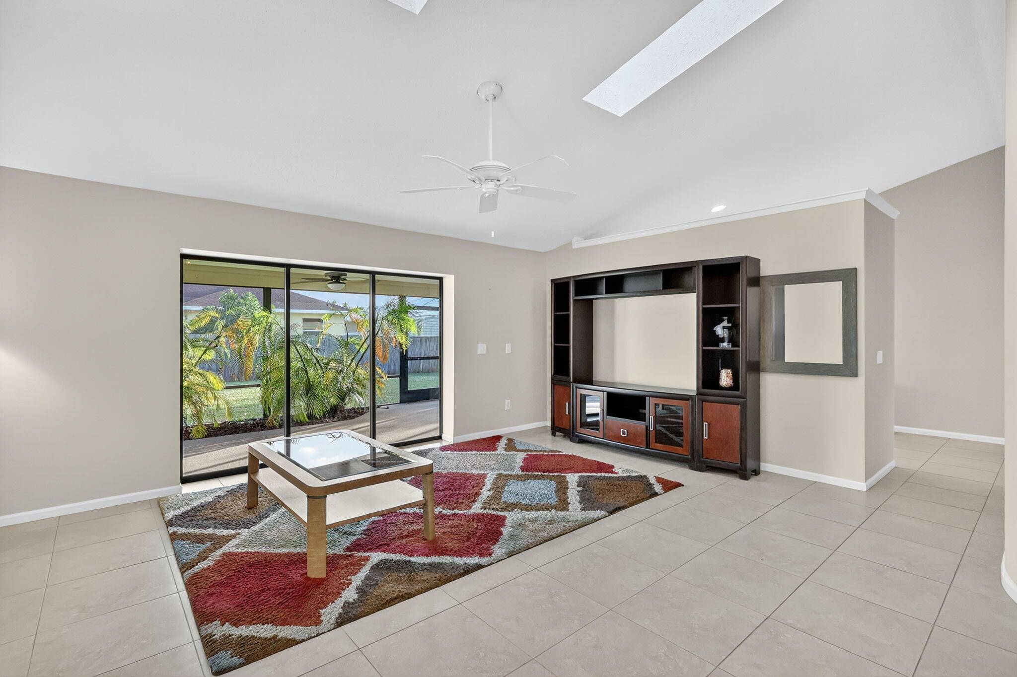 Port Saint Lucie, FL 34983,844 SE Celtic AVE