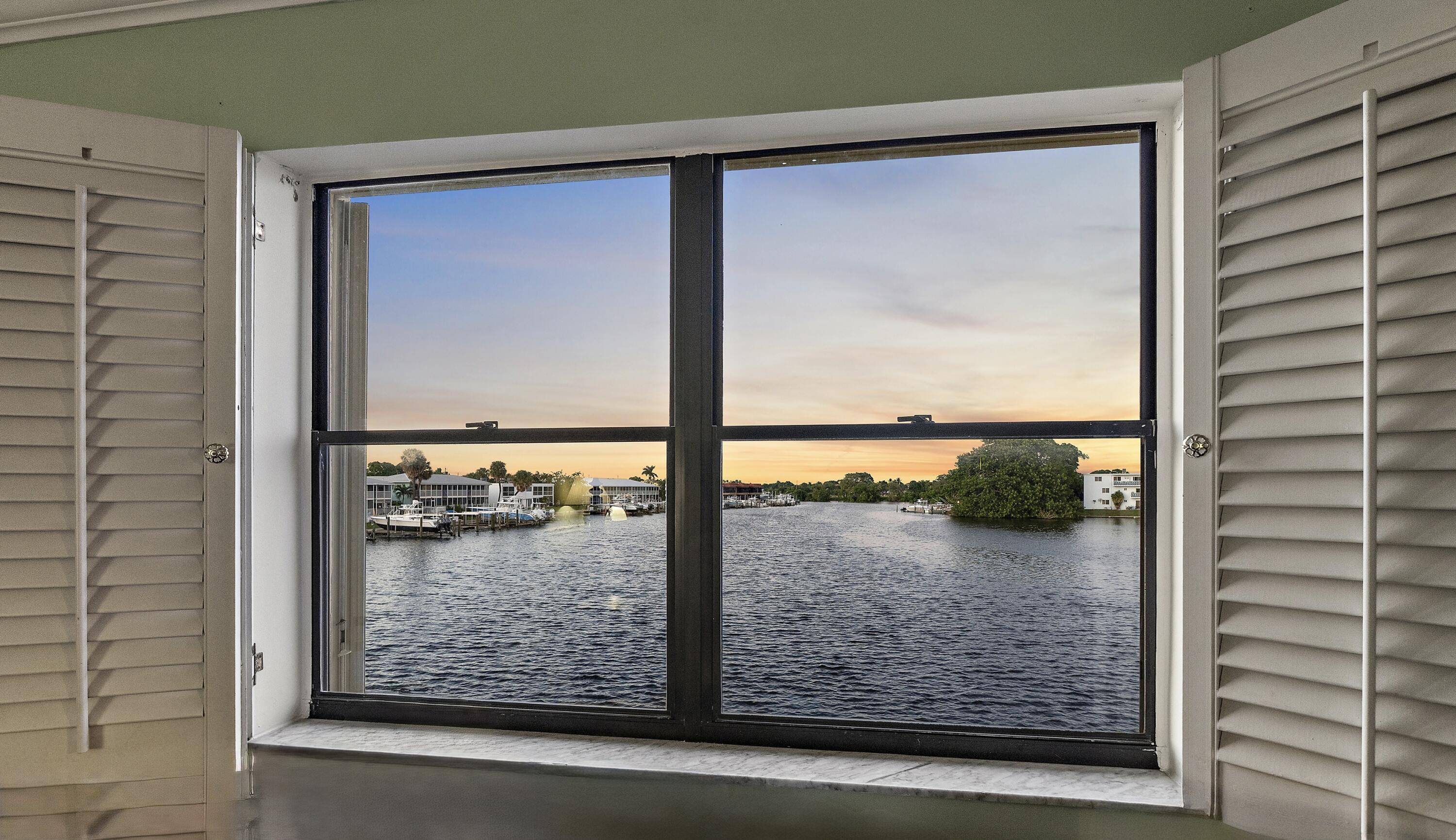 North Palm Beach, FL 33408,313 Lake CIR 212