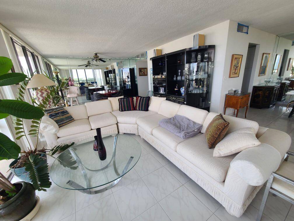 Hallandale Beach, FL 33009,2017 S Ocean DR 1109