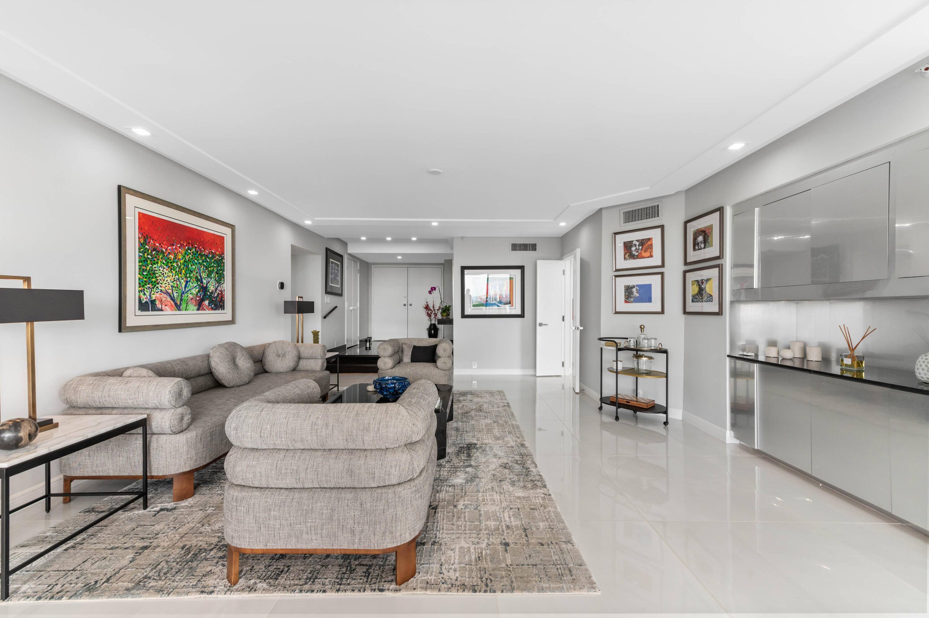 West Palm Beach, FL 33401,1900 Consulate PL 2104