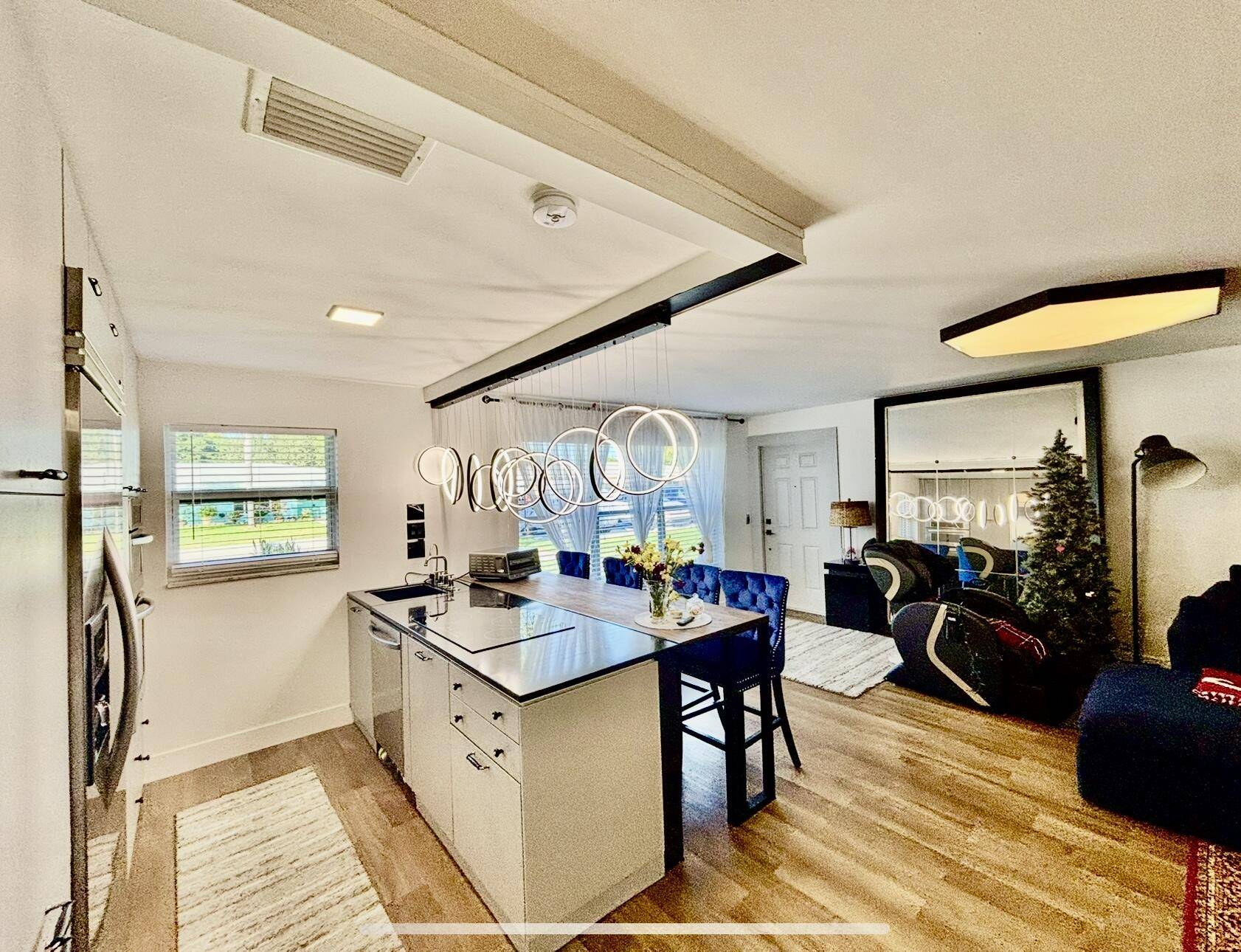 Boynton Beach, FL 33435,360 Main BLVD B