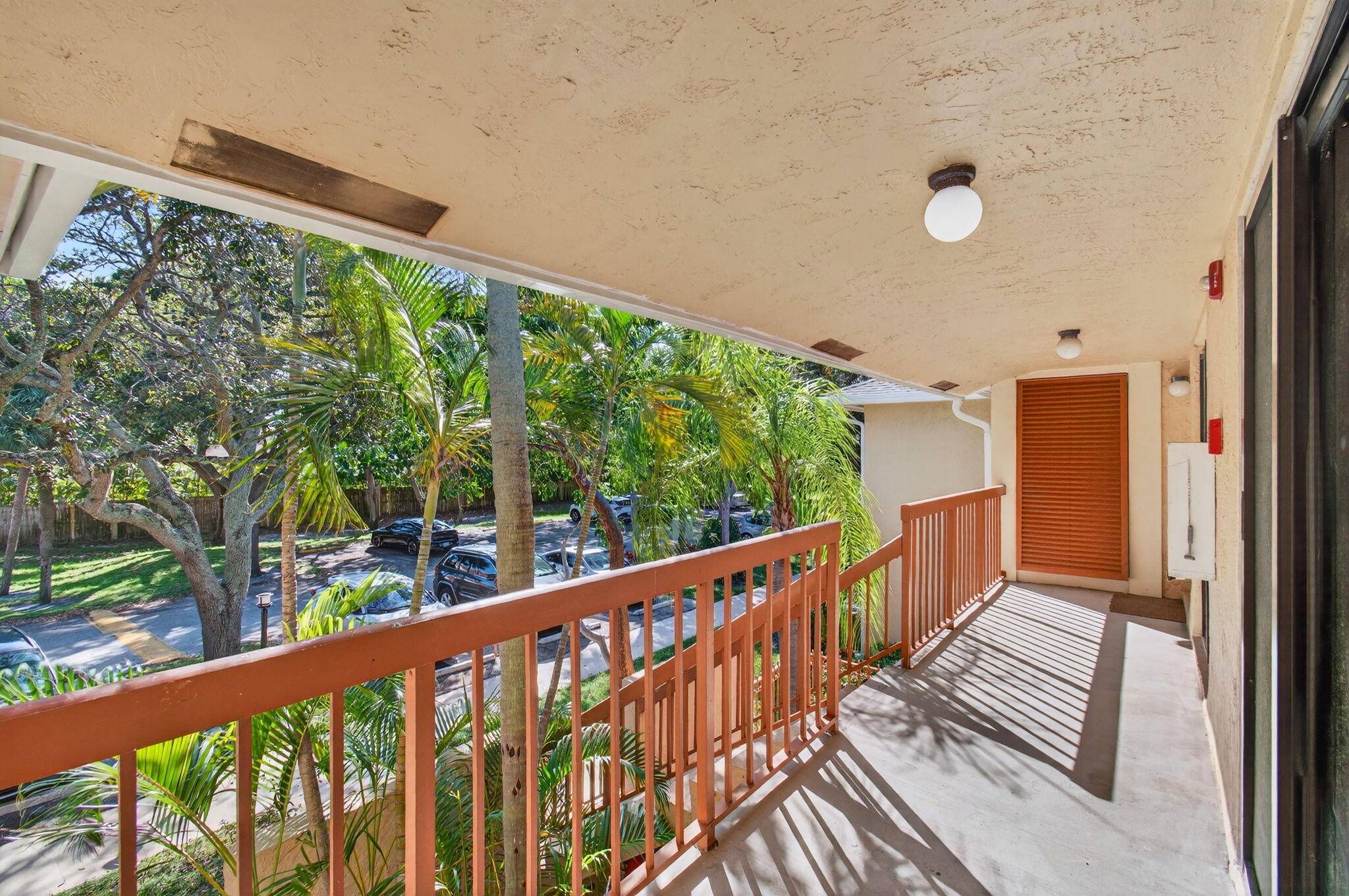 Boca Raton, FL 33431,3939 NE 5th AVE F201