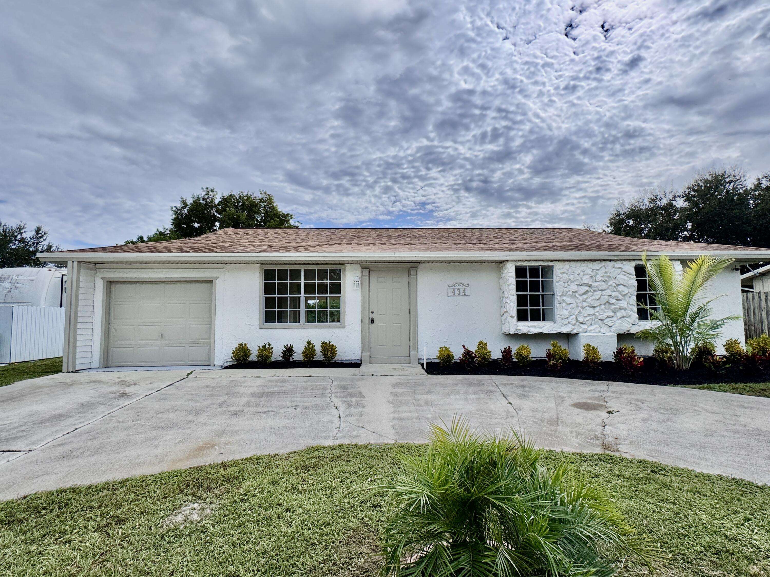 Port Saint Lucie, FL 34983,434 NE Electra AVE