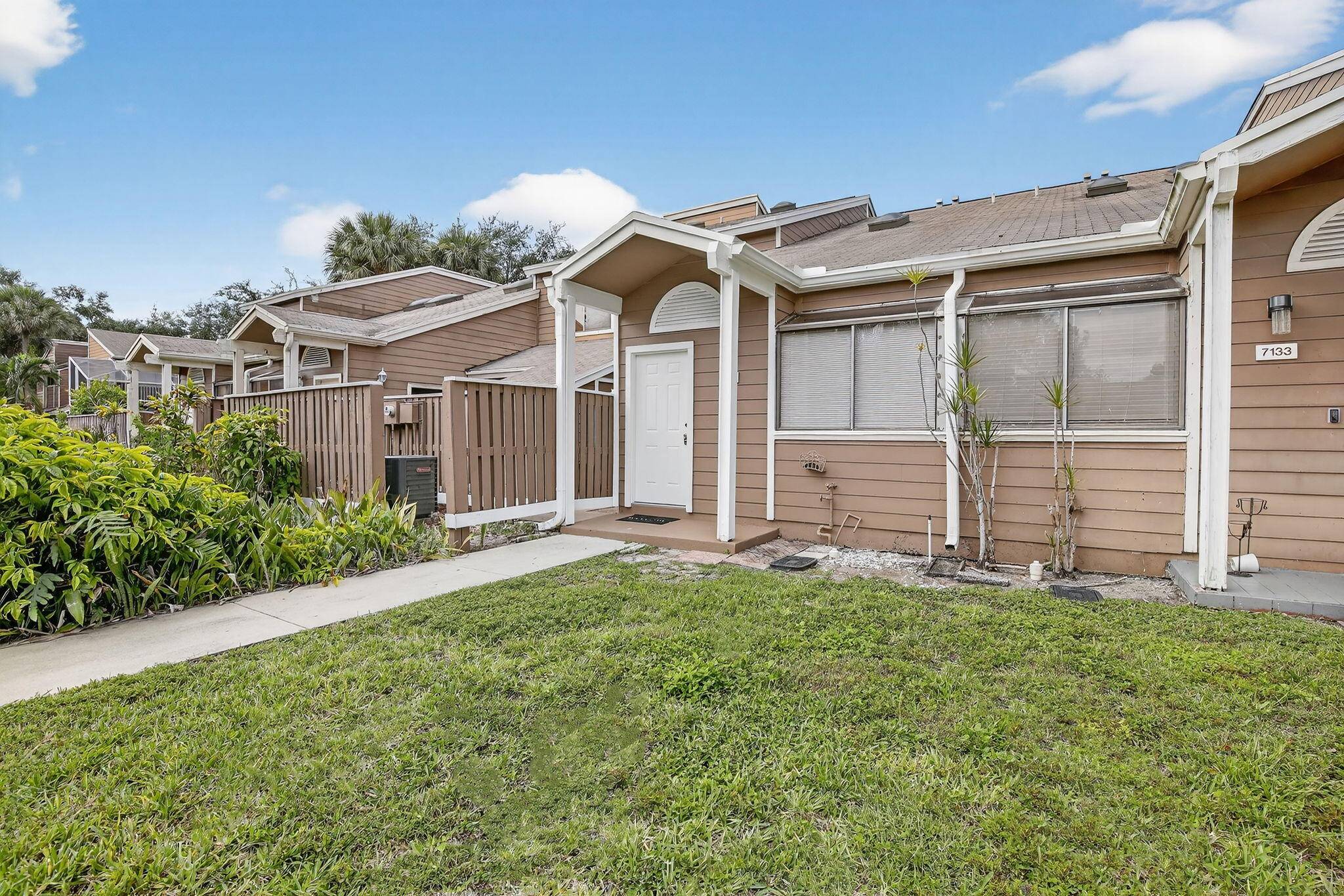 North Lauderdale, FL 33068,7135 Sportsmans DR