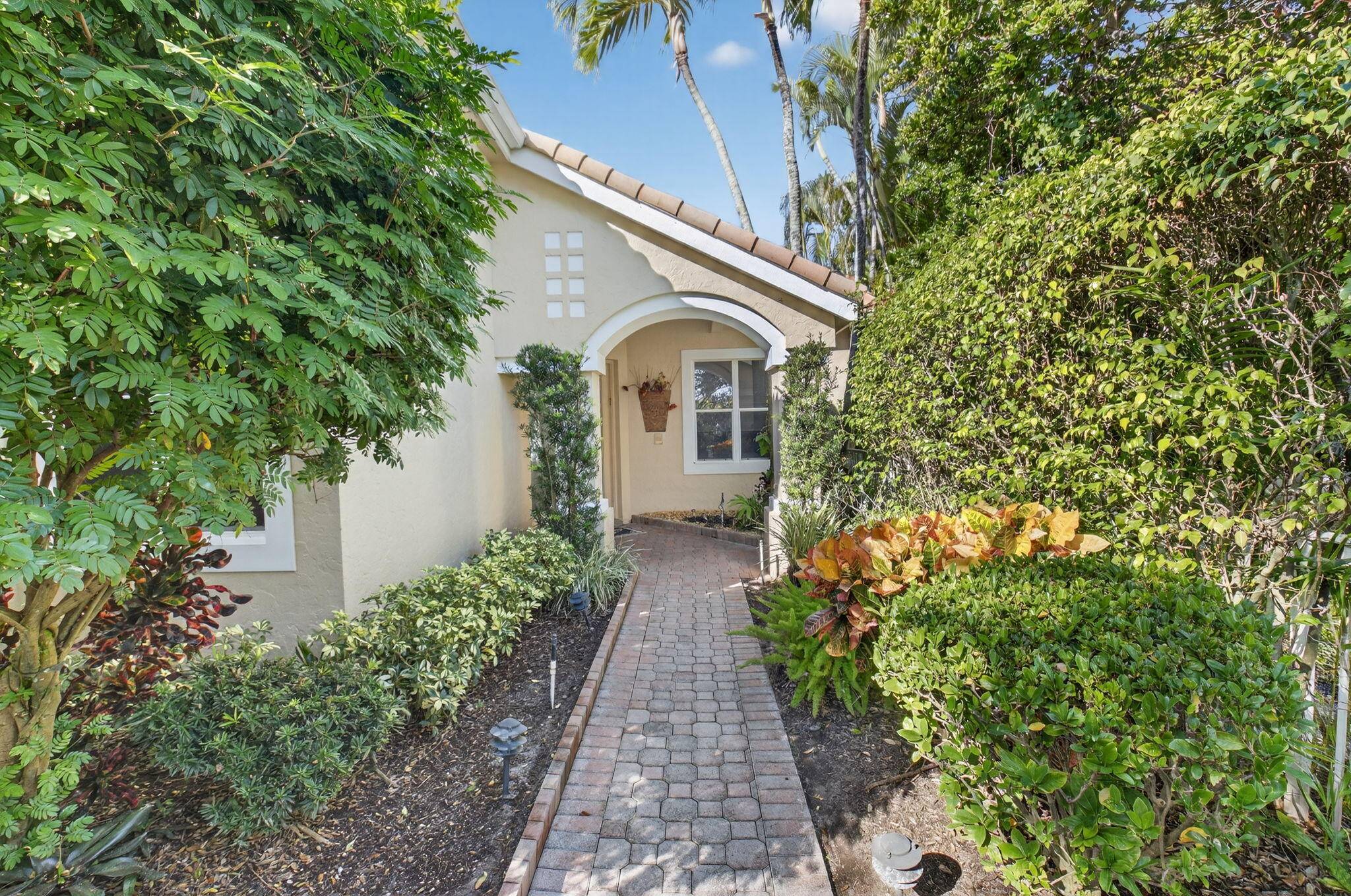 Boca Raton, FL 33496,2110 NW 62 DR