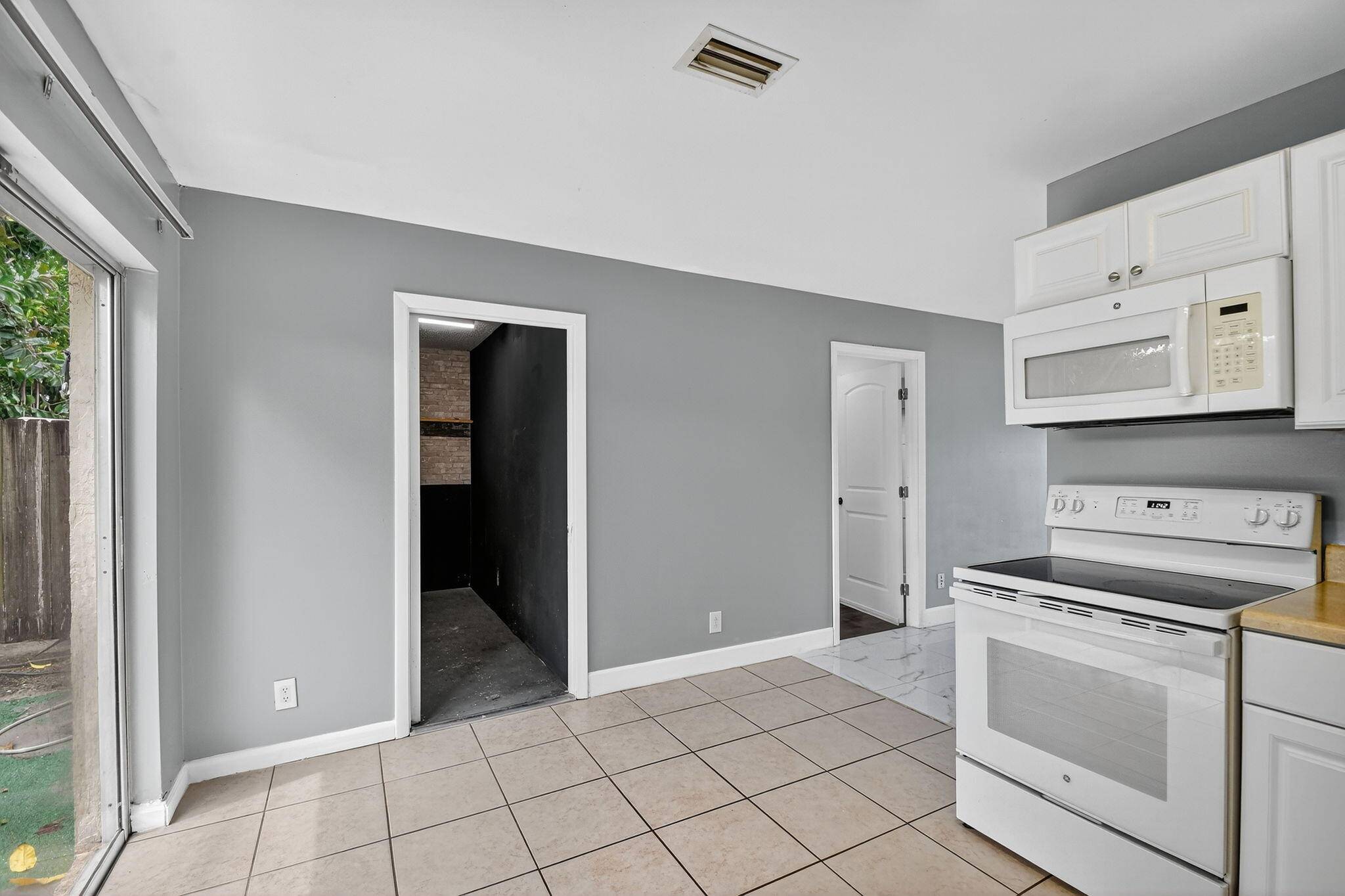 Lake Worth, FL 33463,6282 W Wauconda WAY