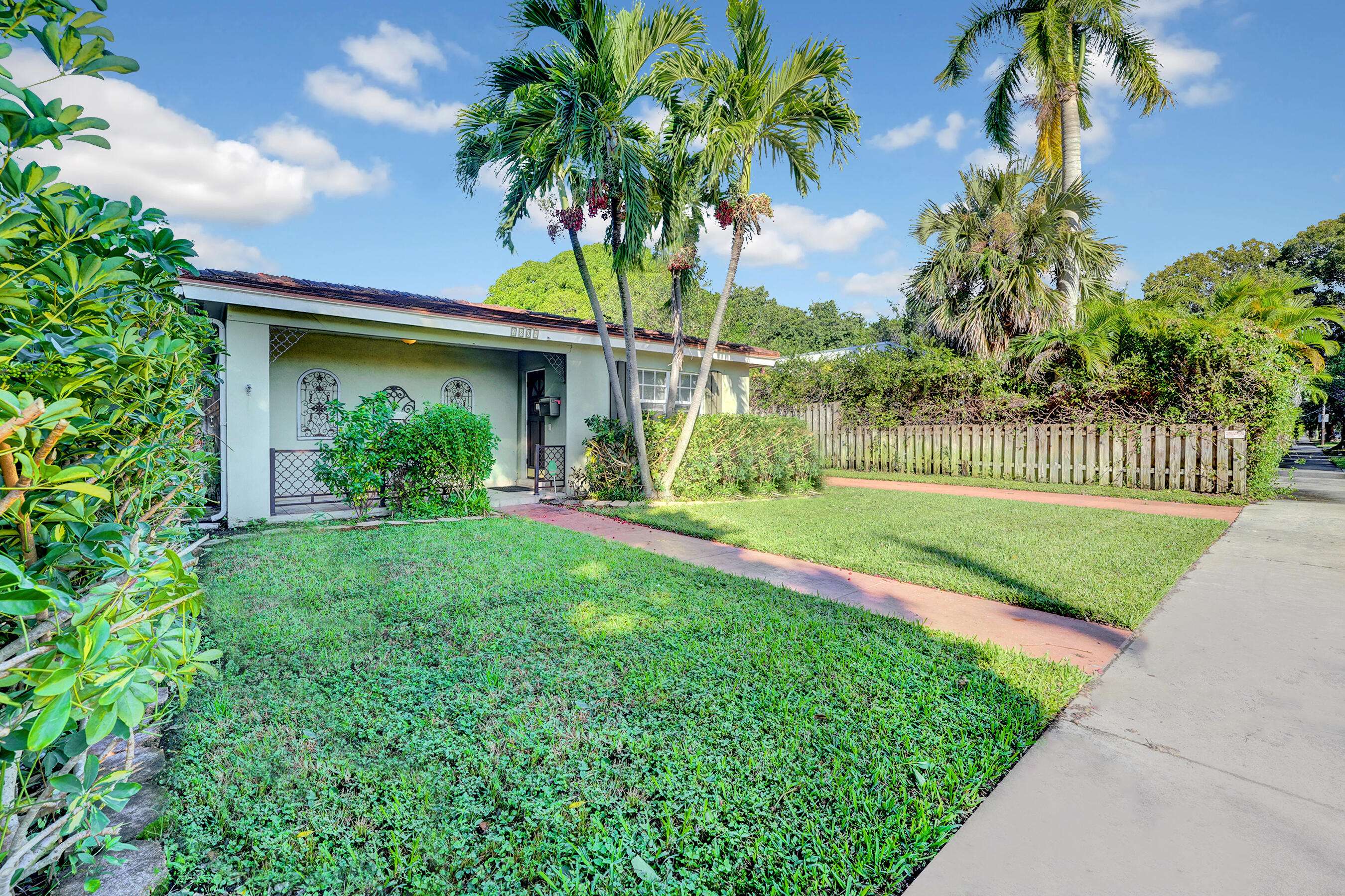 West Palm Beach, FL 33407,2809 Poinsettia AVE