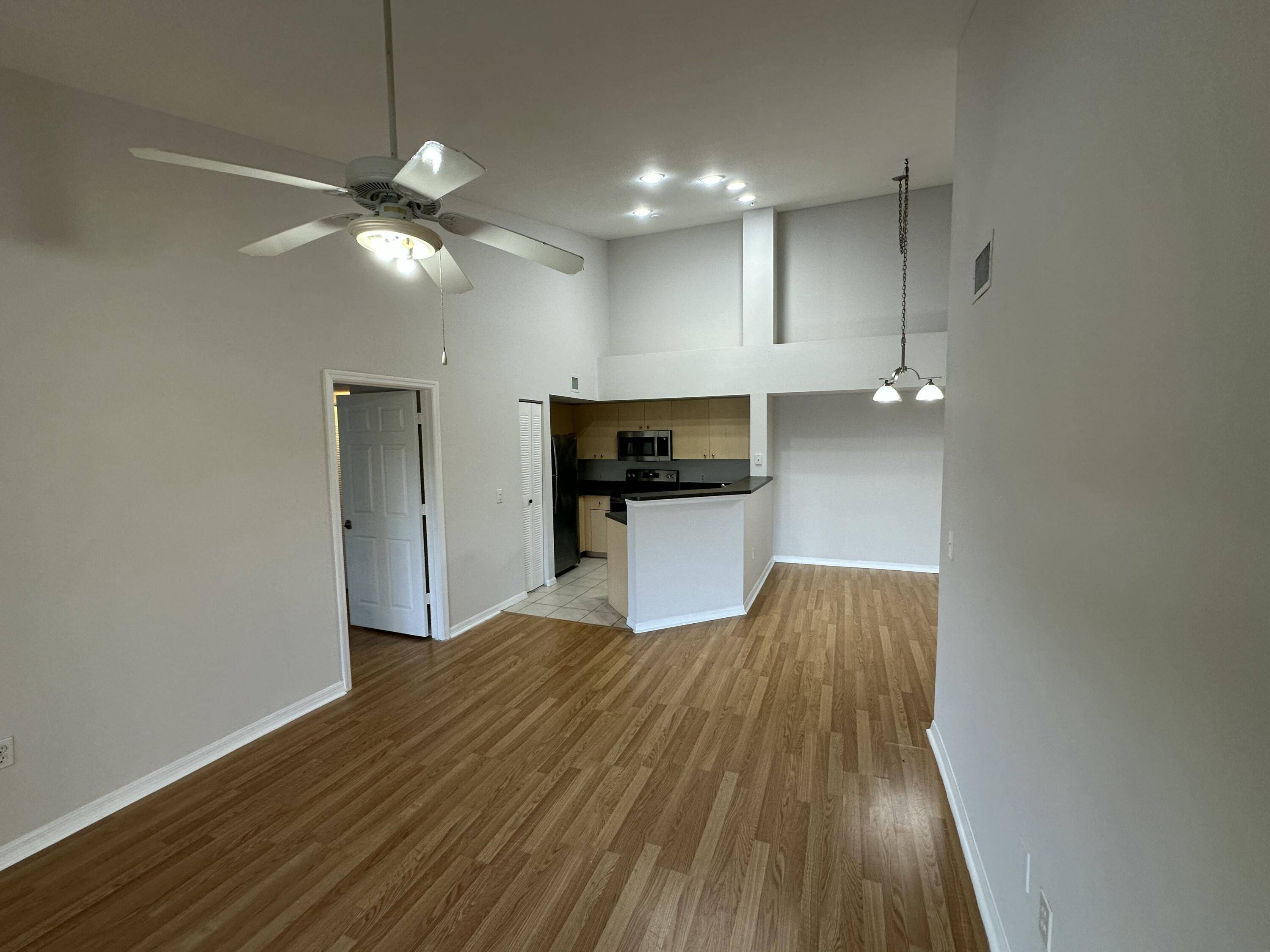 West Palm Beach, FL 33409,4211 San Marino BLVD 304