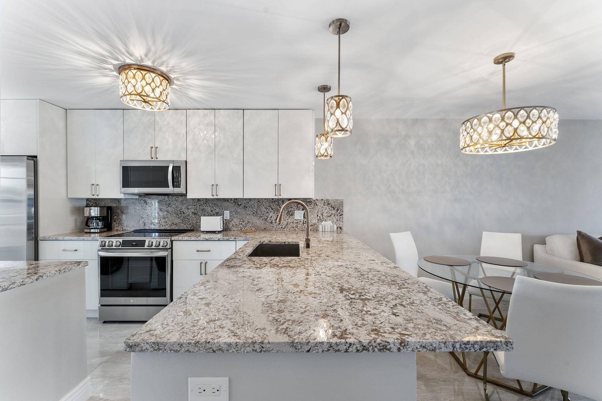 Delray Beach, FL 33445,1020 Silk Oak TER 204