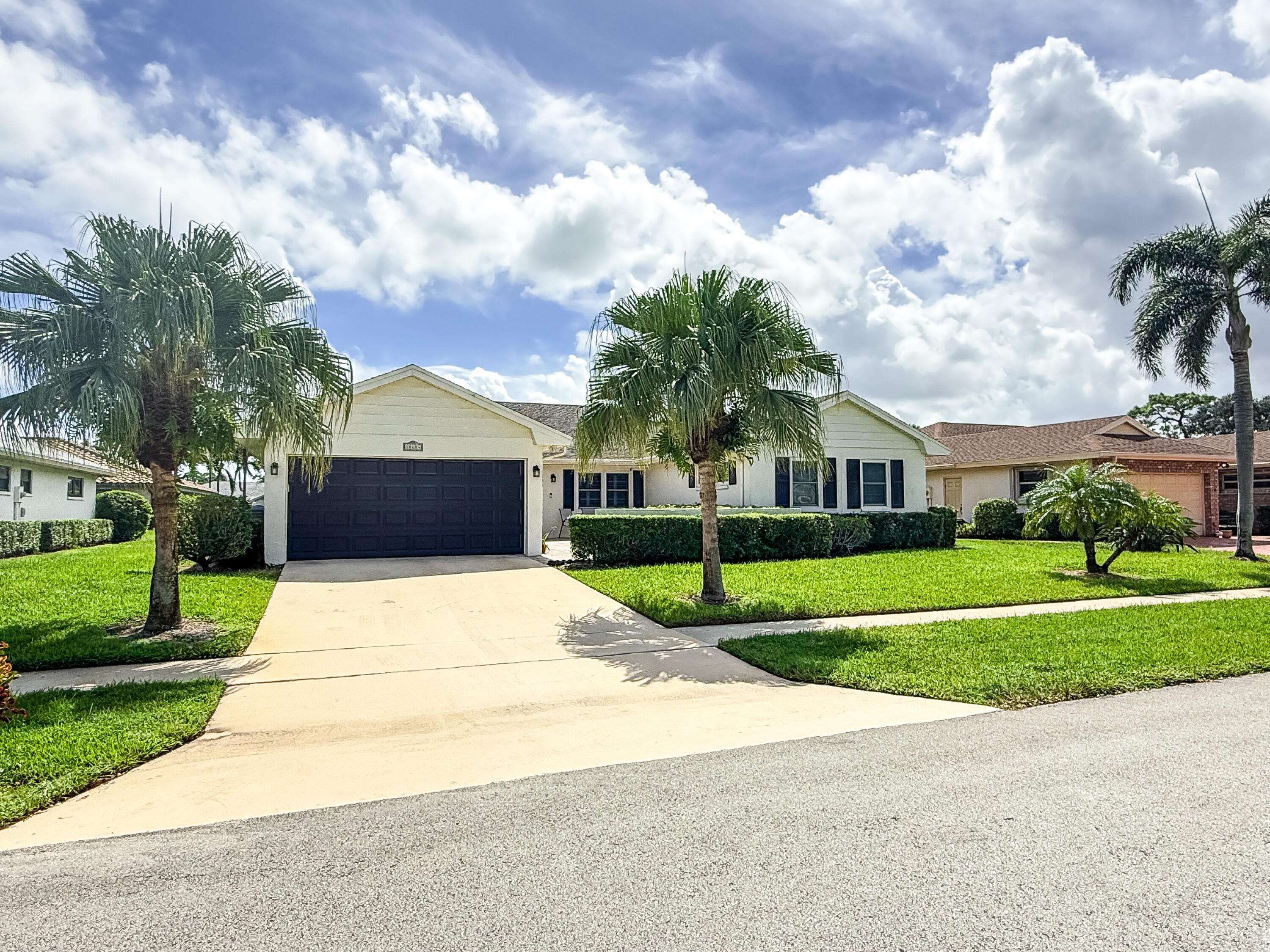 Boynton Beach, FL 33436,10684 S Greentrail DR