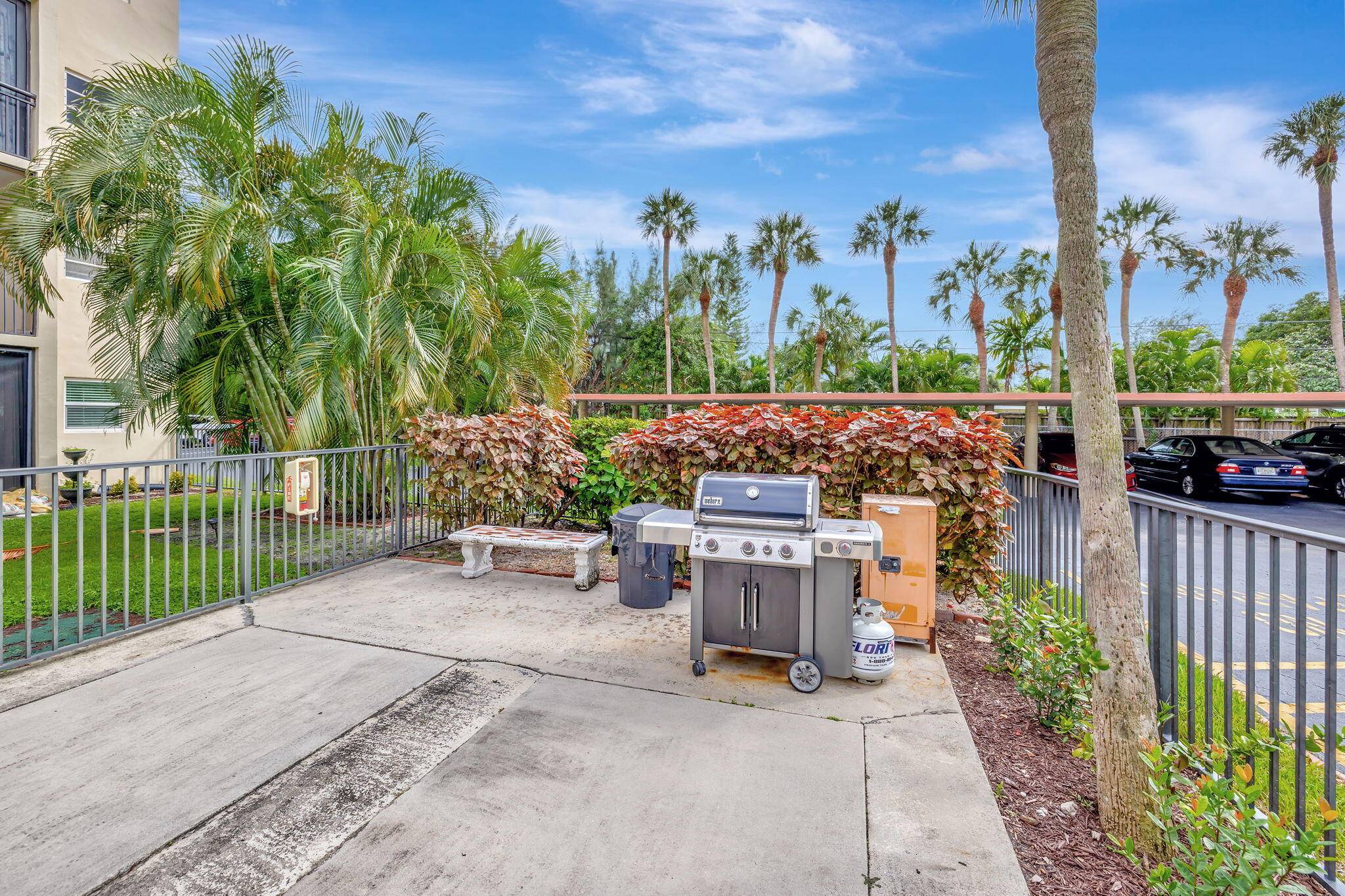 Pompano Beach, FL 33062,2350 NE 14th Street CSWY 701