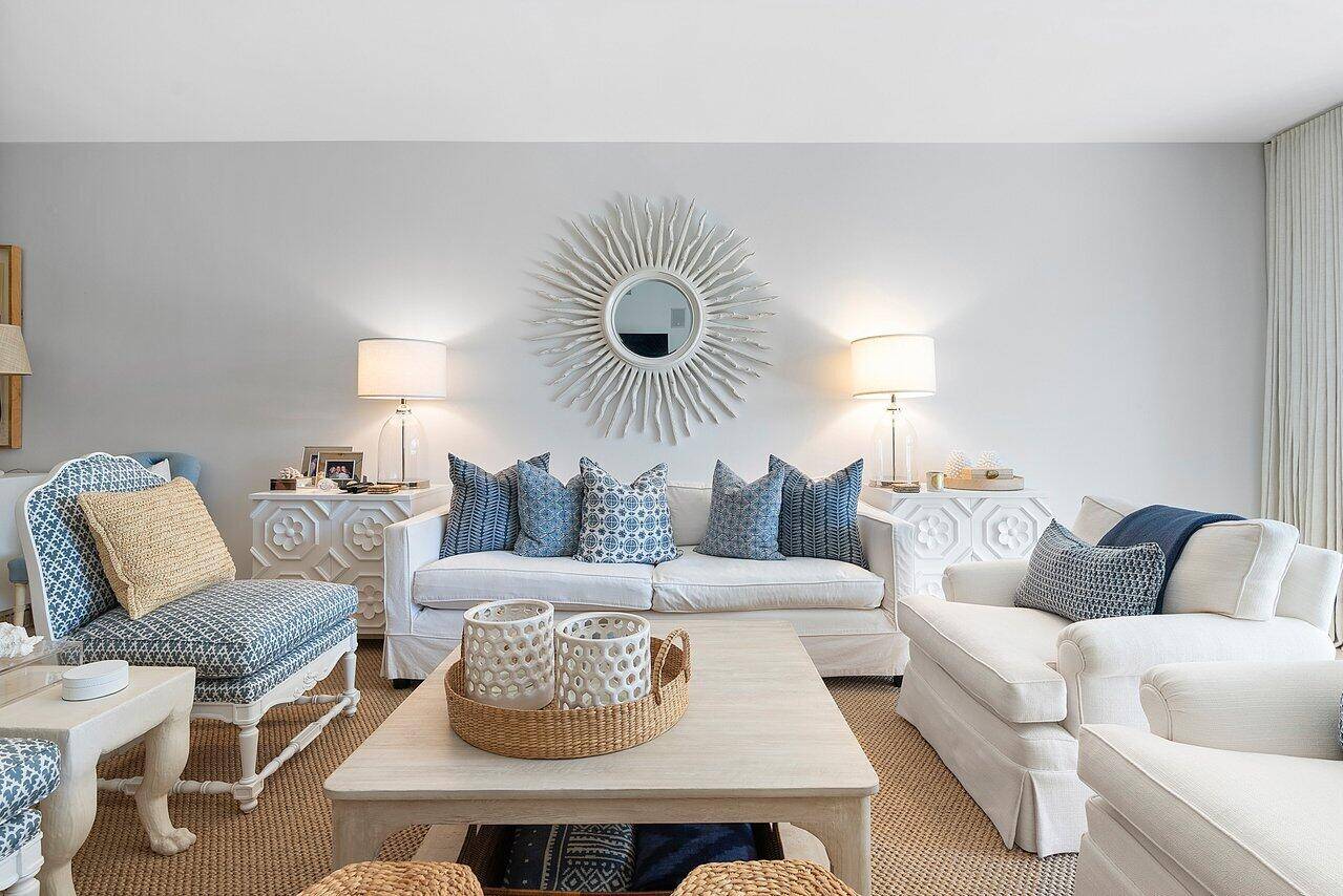 Palm Beach, FL 33480,127 Peruvian AVE 101