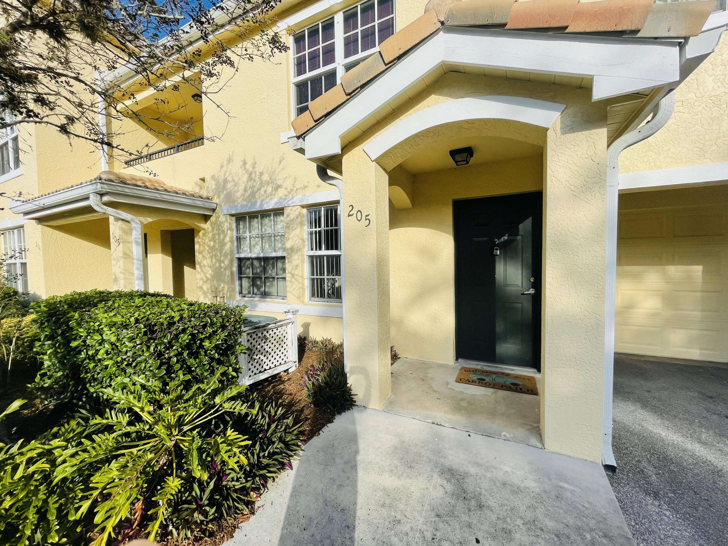 Port Saint Lucie, FL 34986,152 SW Peacock BLVD 27205