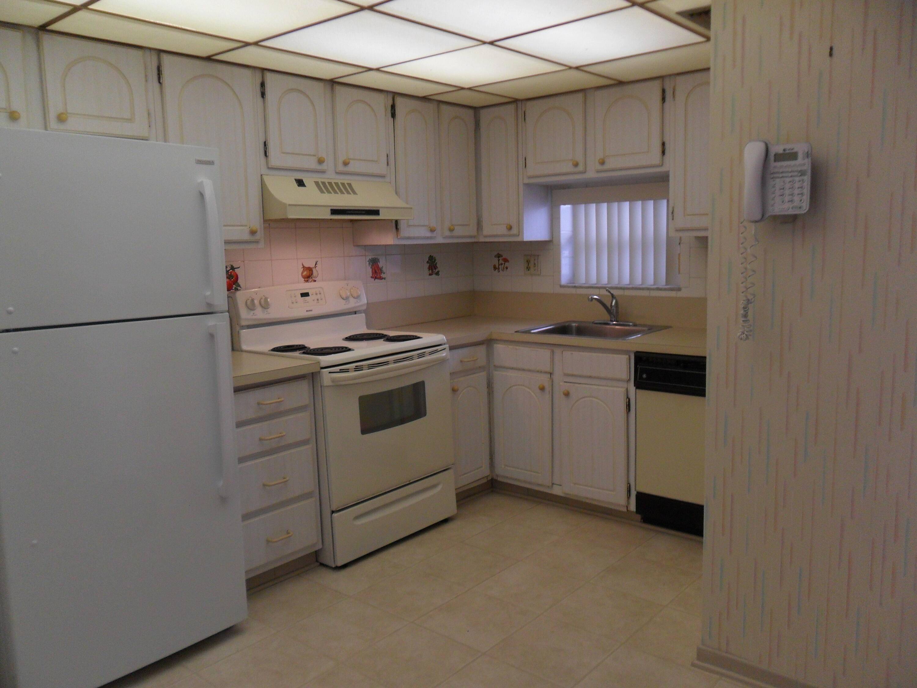 Pembroke Pines, FL 33025,9420 S Hollybrook Lake DR 105